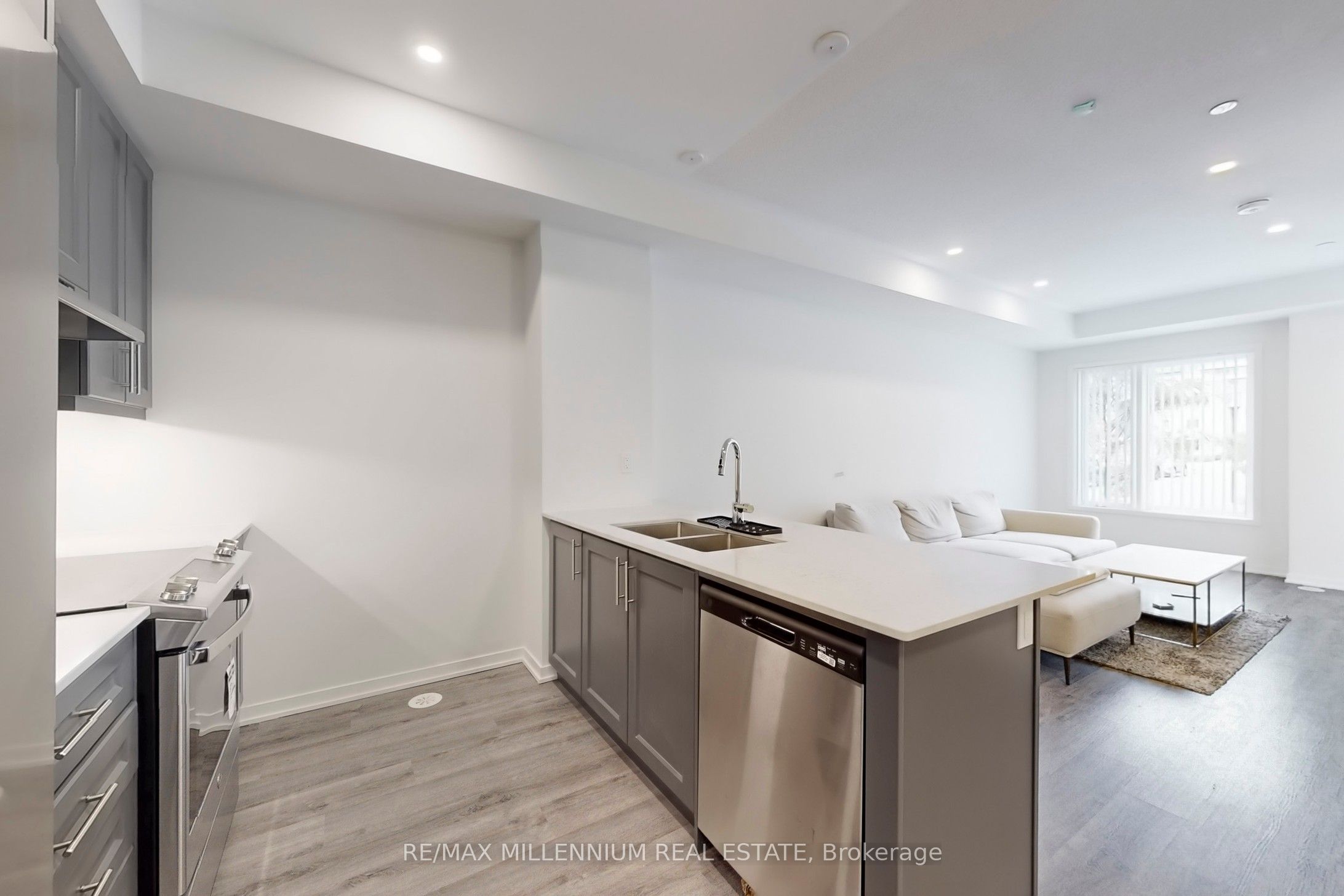 100 Honeycrisp Crescent Th 350 Property Photo 13