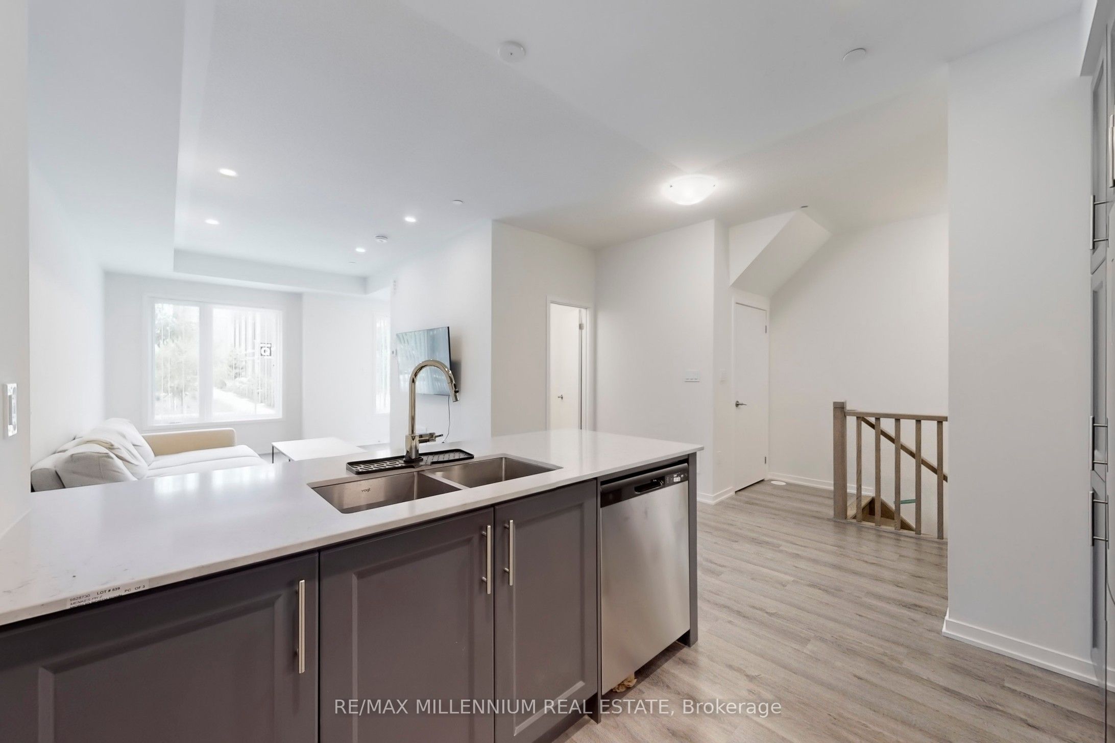 100 Honeycrisp Crescent Th 350 Property Photo 14