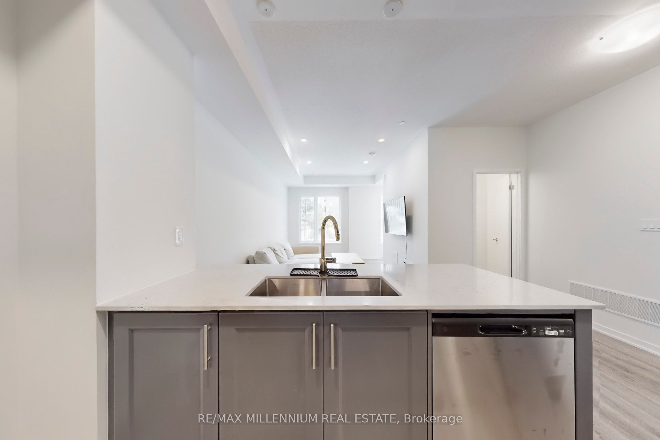 100 Honeycrisp Crescent Th 350 Property Photo 15