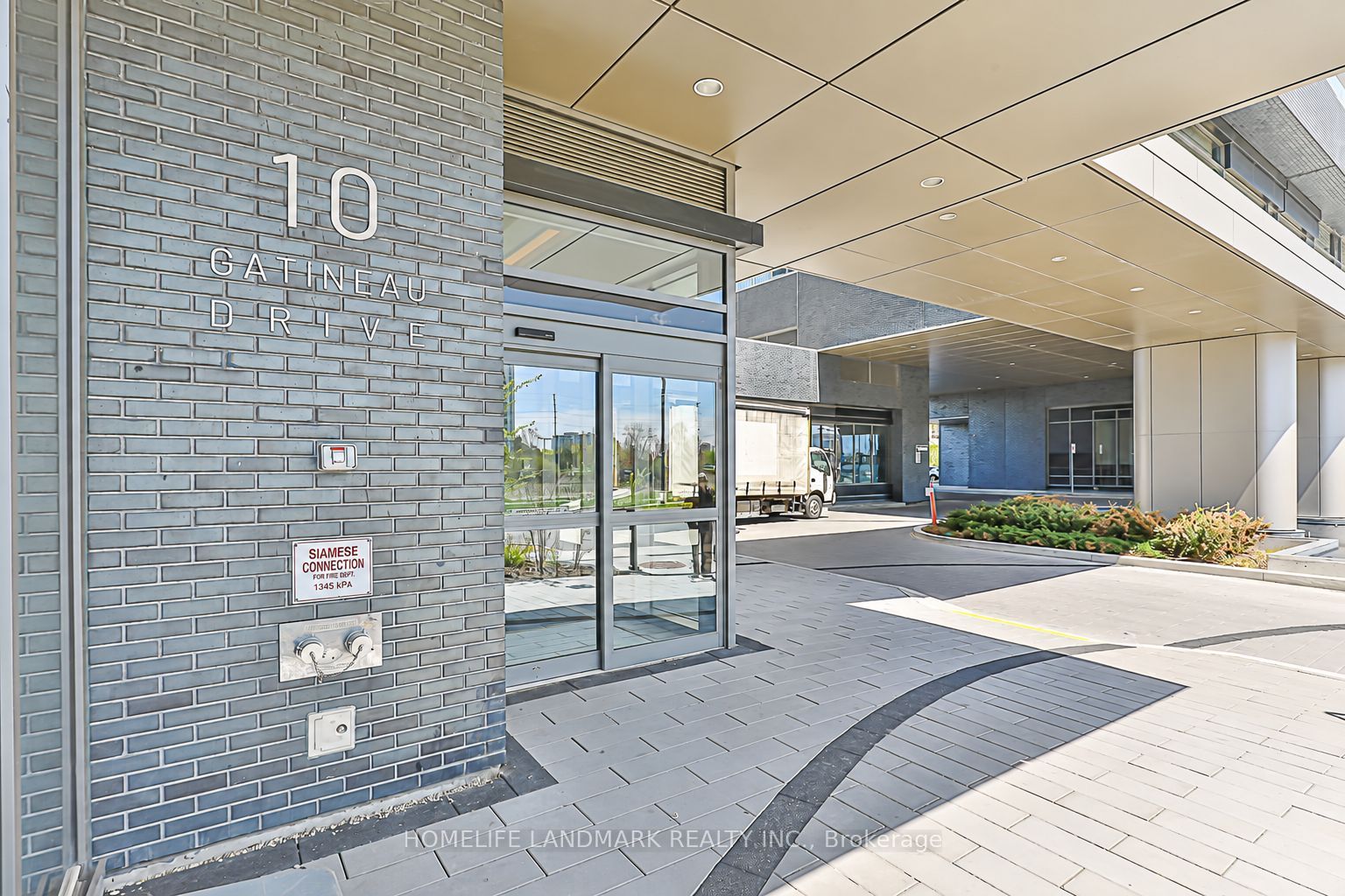 10 Gatineau Drive 210 Property Photo 2