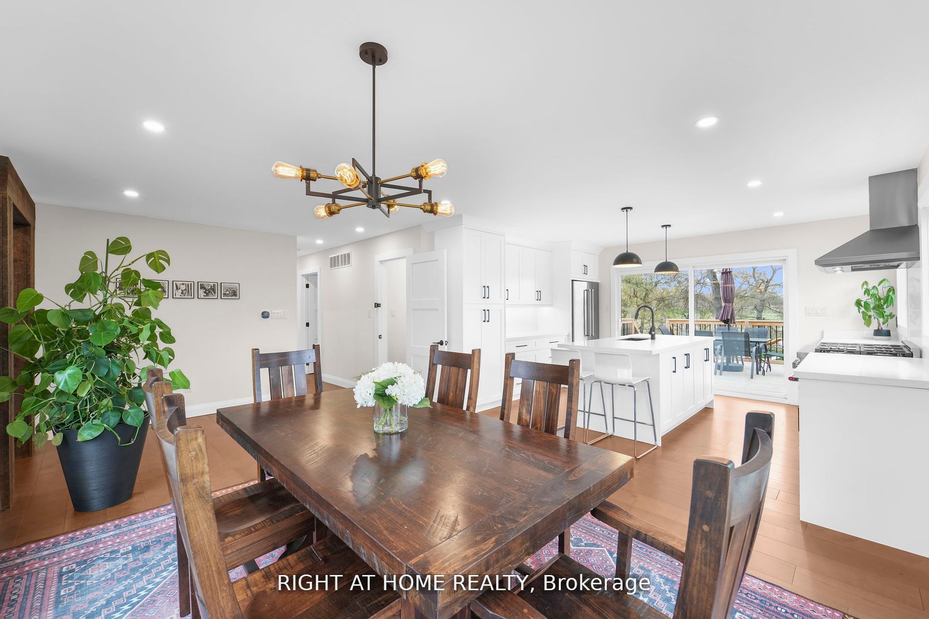 17083 Warden Avenue Property Photo 8