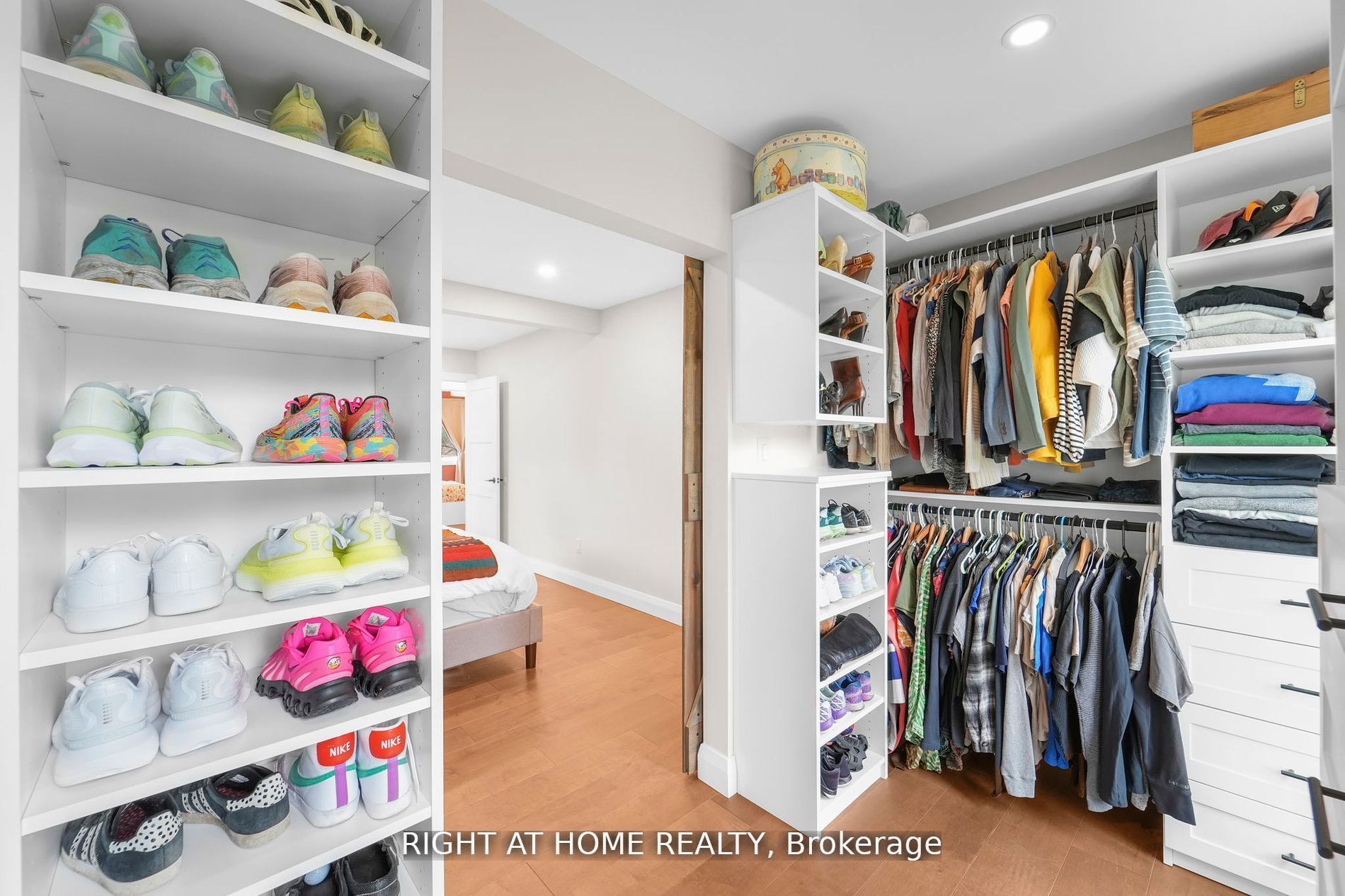17083 Warden Avenue Property Photo 10