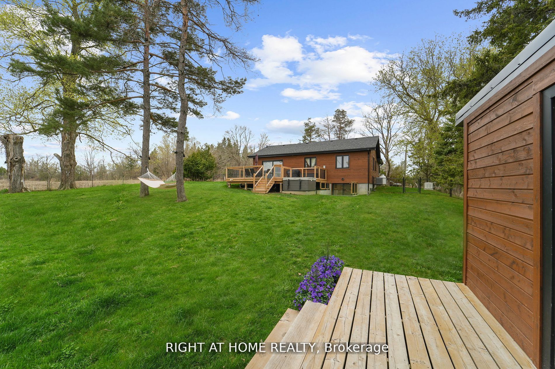 17083 Warden Avenue Property Photo 24