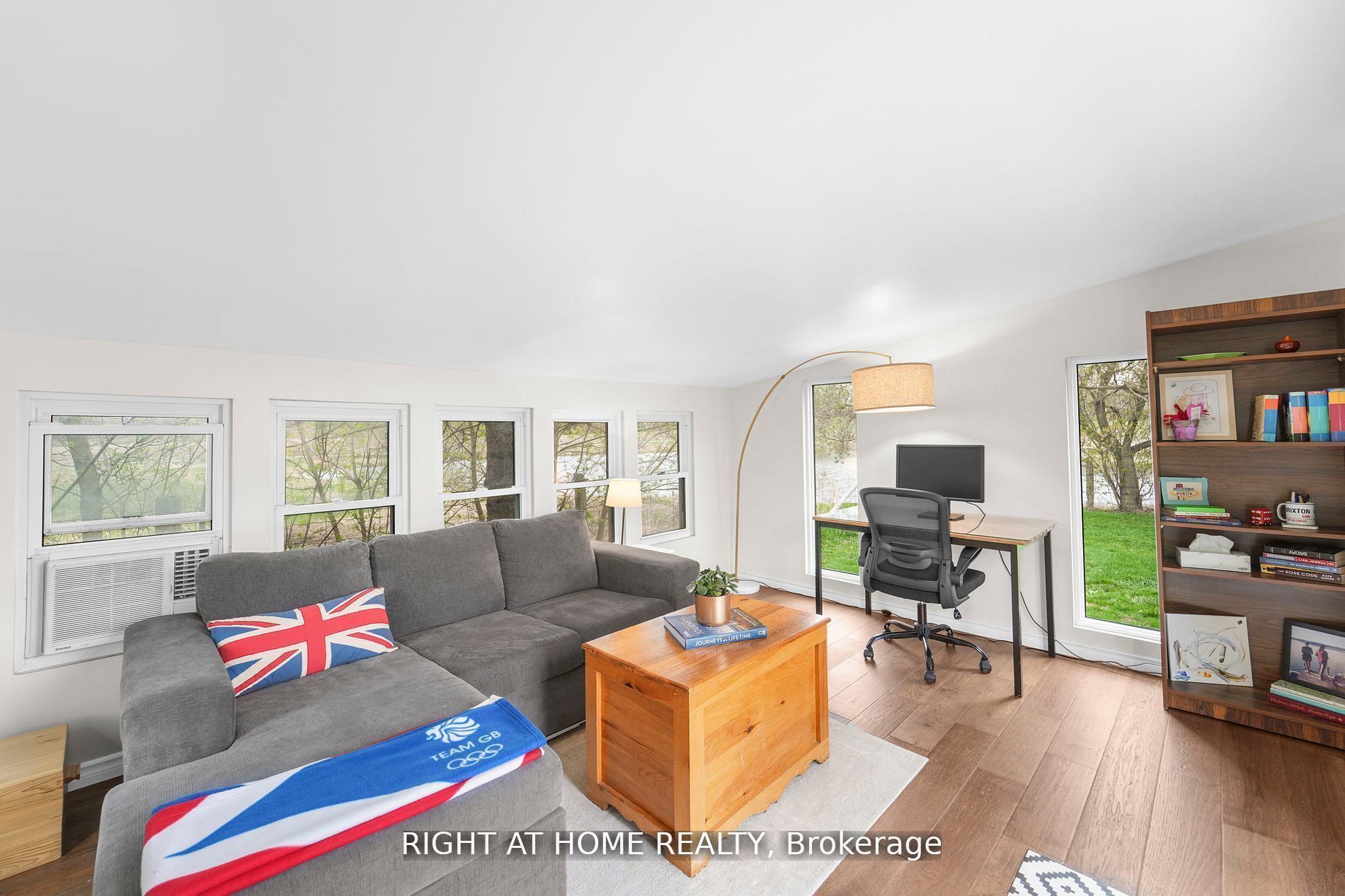 17083 Warden Avenue Property Photo 25