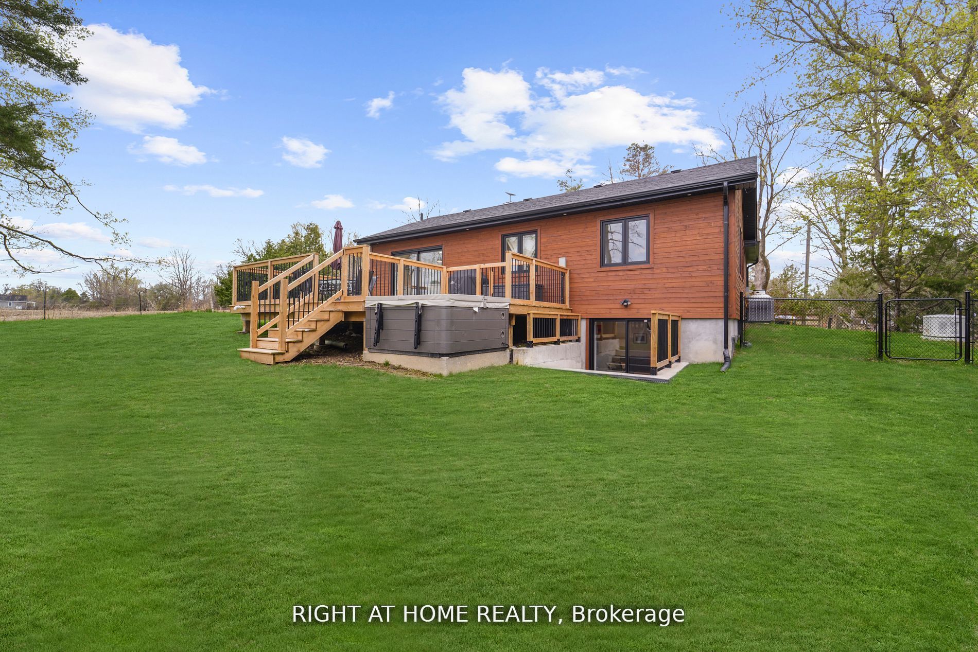 17083 Warden Avenue Property Photo 28