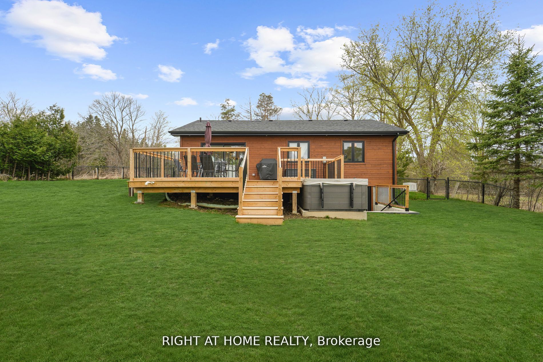 17083 Warden Avenue Property Photo 29