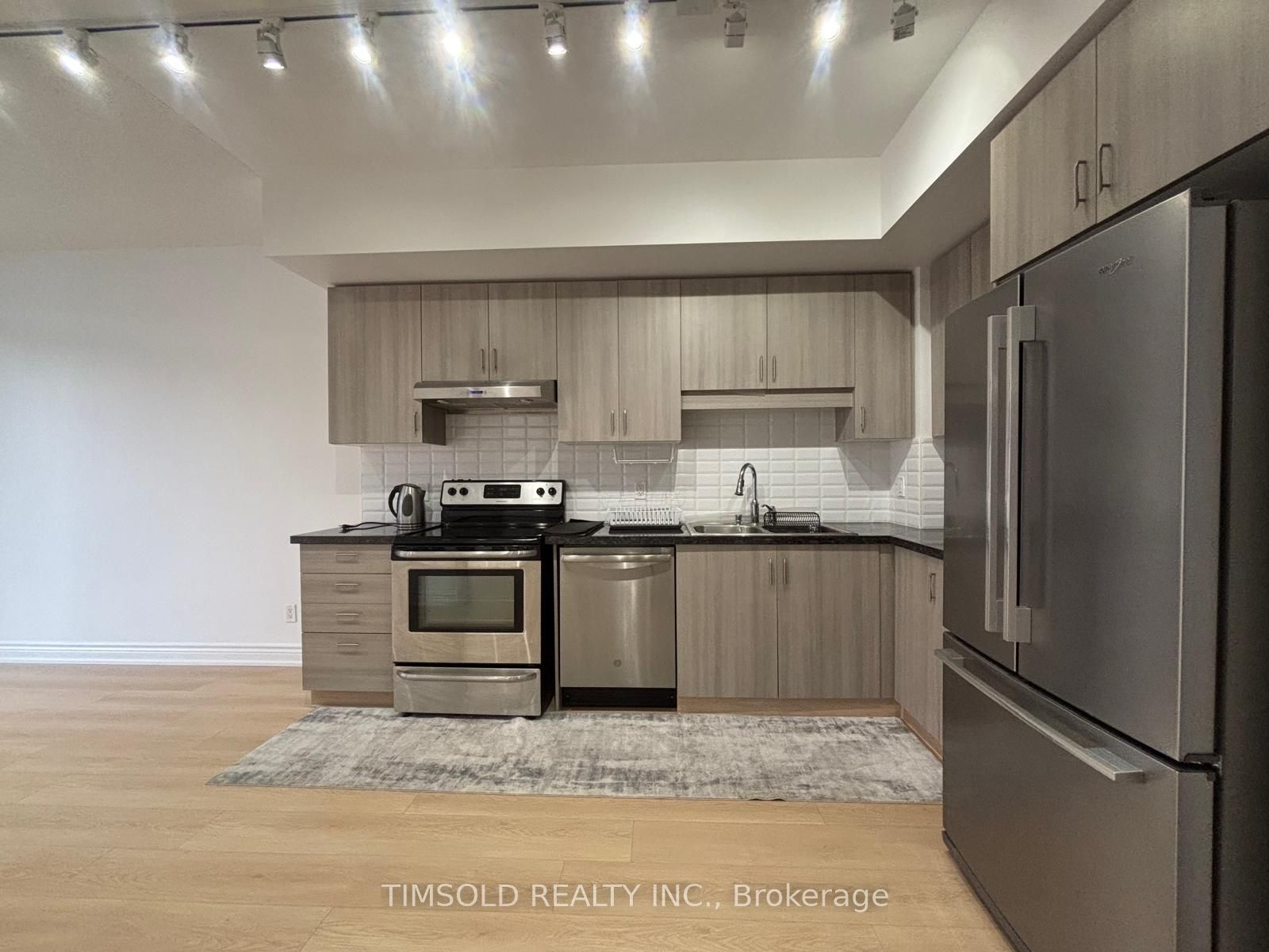 89 South Town Centre Boulevard 803 Property Photo 1