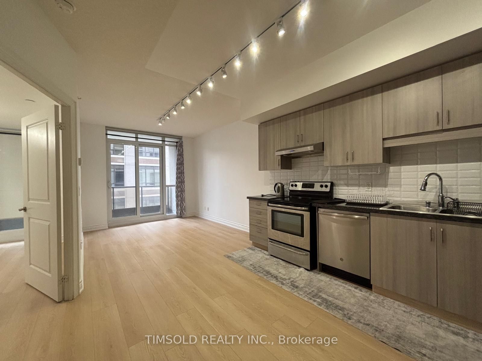 89 South Town Centre Boulevard 803 Property Photo 2