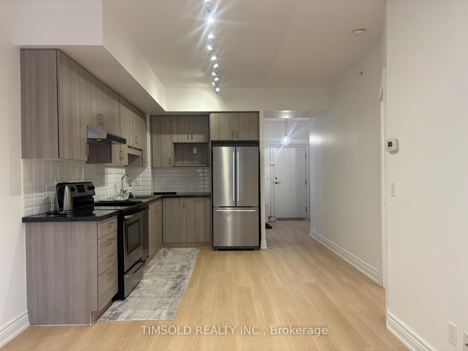 89 South Town Centre Boulevard 803 Property Photo 4