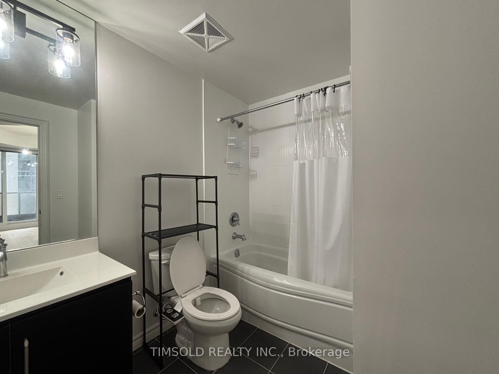 89 South Town Centre Boulevard 803 Property Photo 8