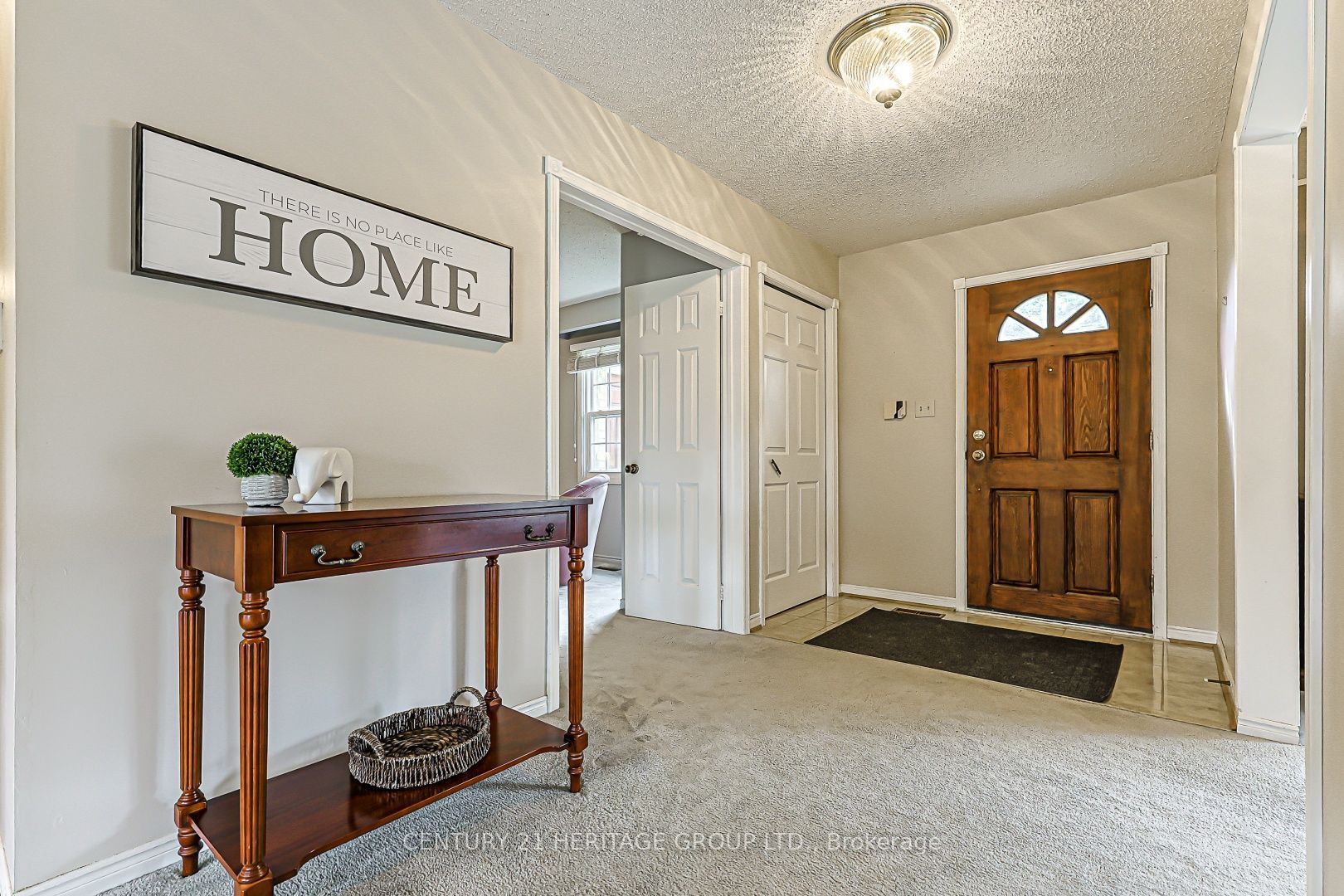 20 Simmons Crescent Property Photo 3