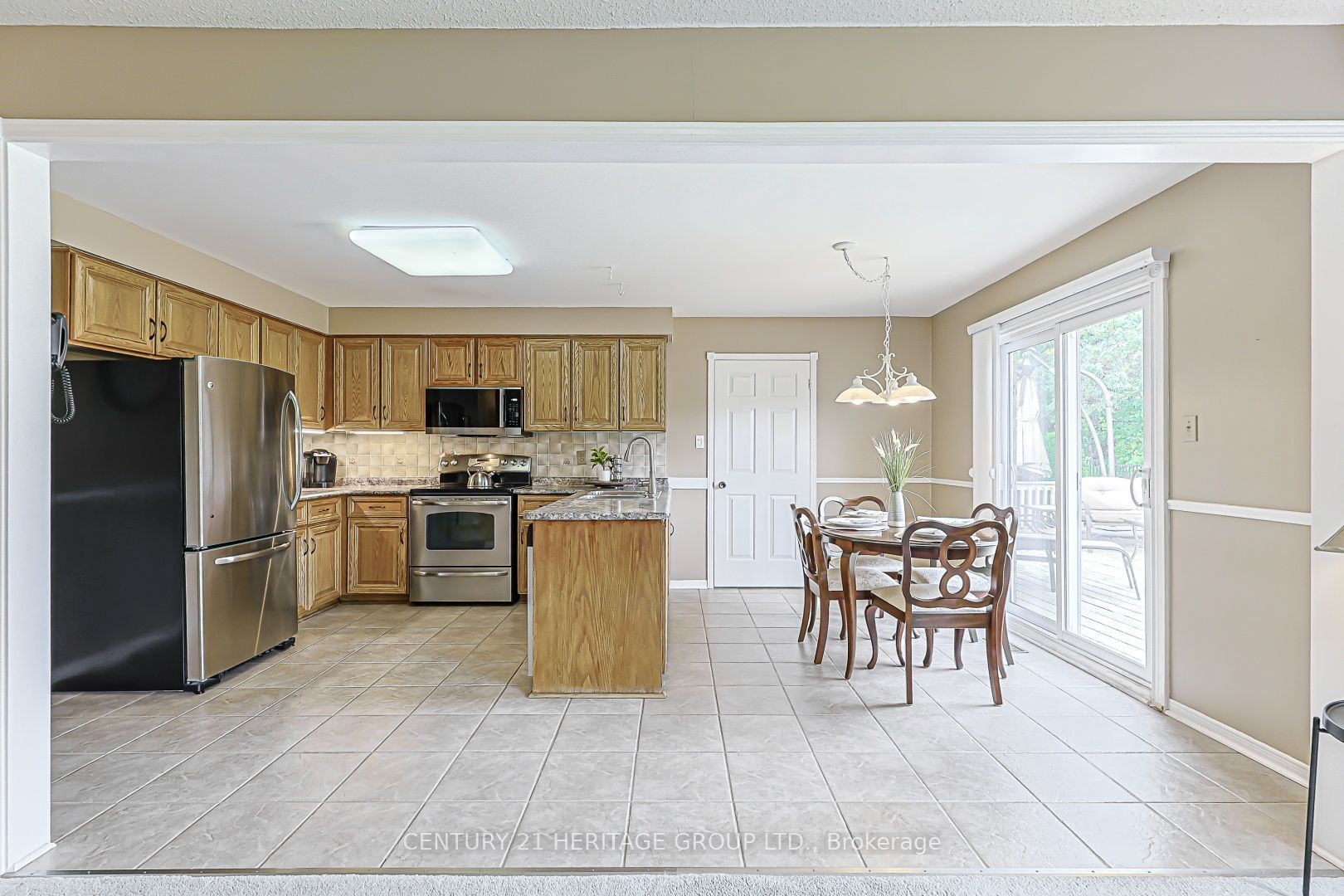 20 Simmons Crescent Property Photo 8