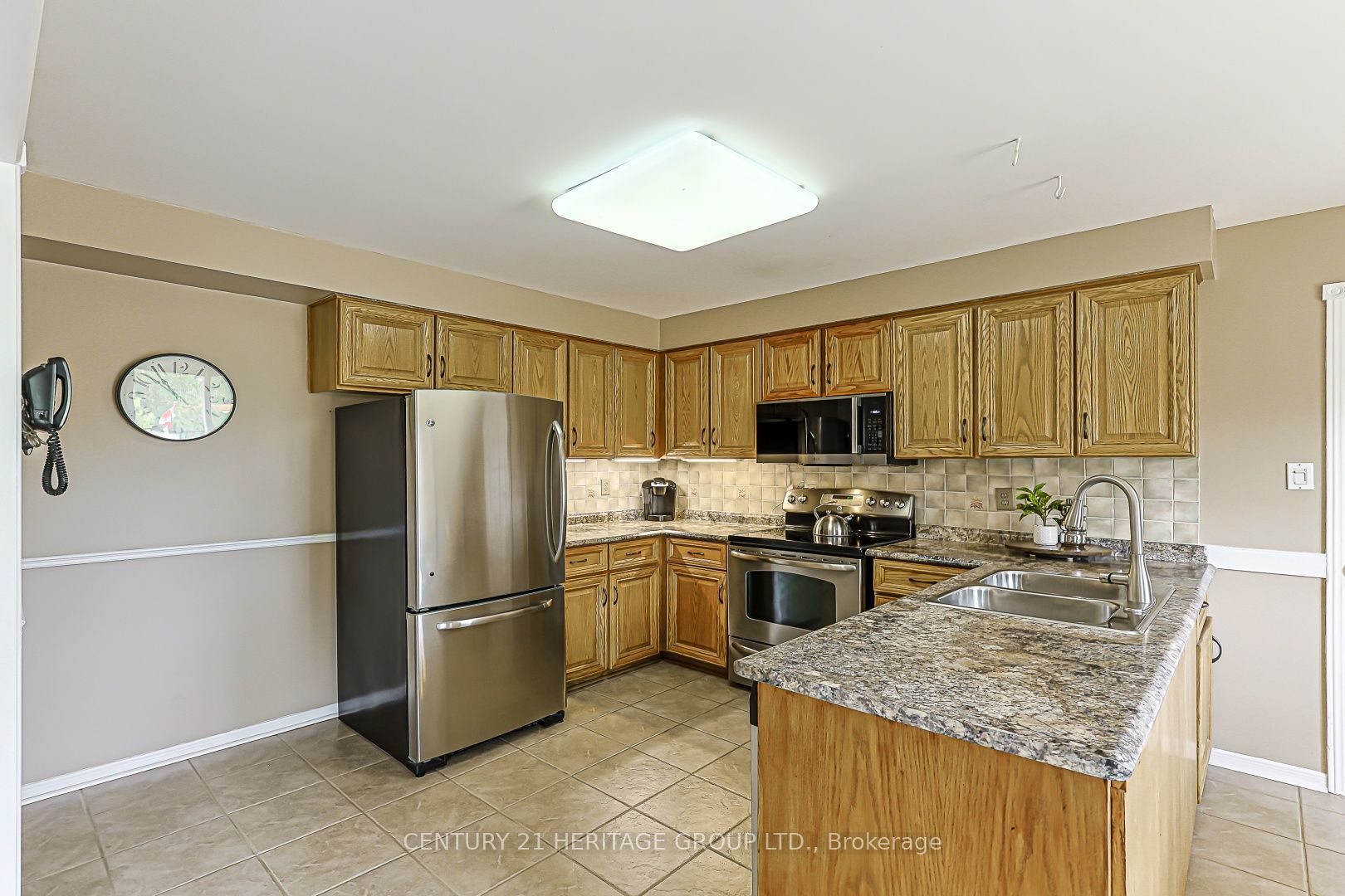 20 Simmons Crescent Property Photo 9