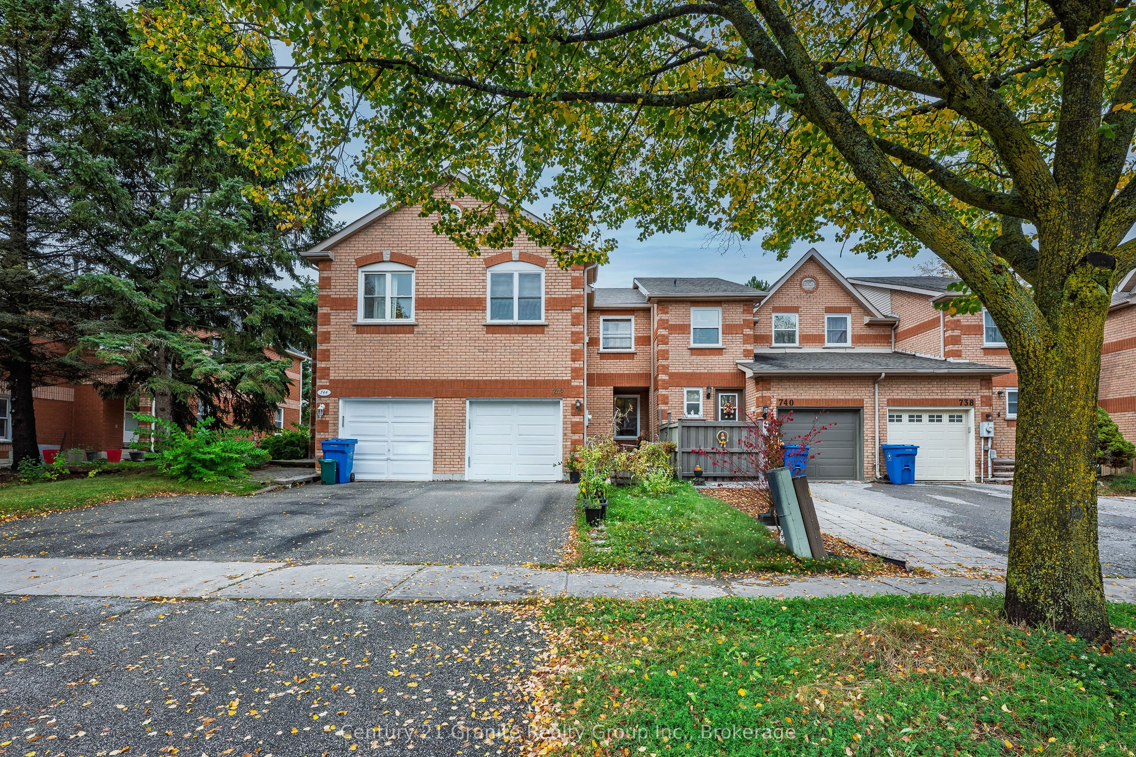 742 Shanahan Boulevard Property Photo 1
