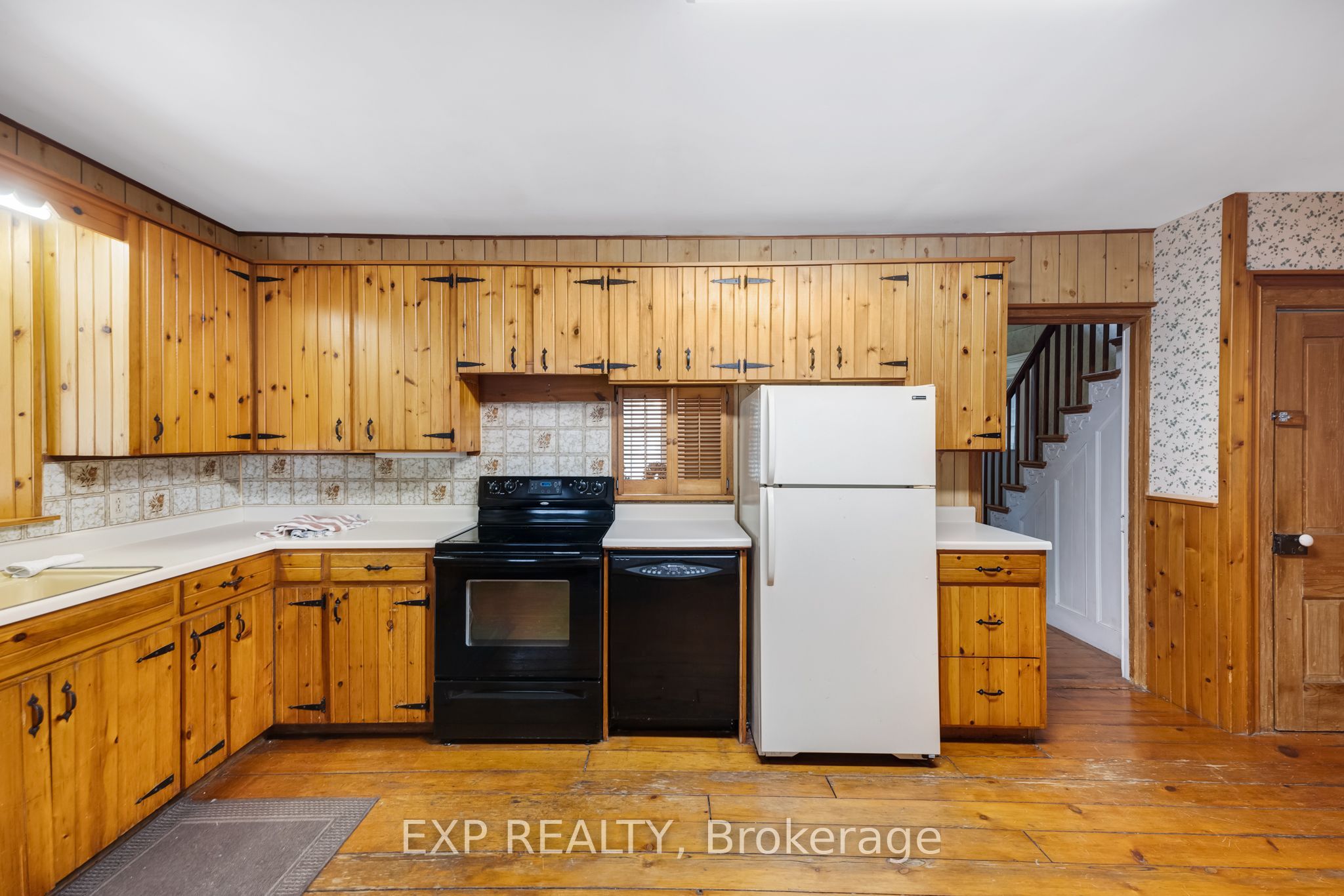 18611 Leslie Street Property Photo 13