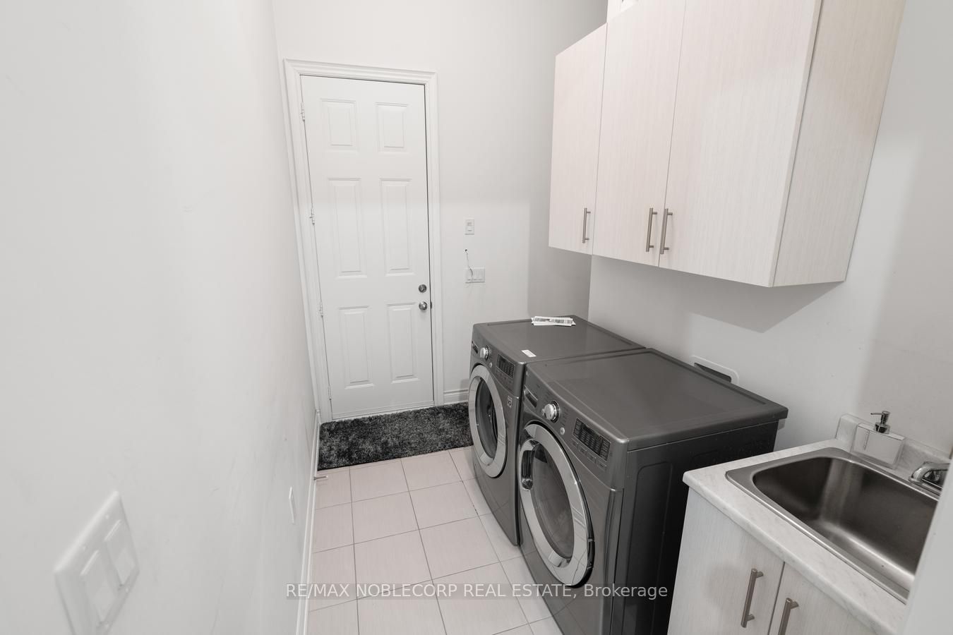 48 Nave Street Property Photo 27