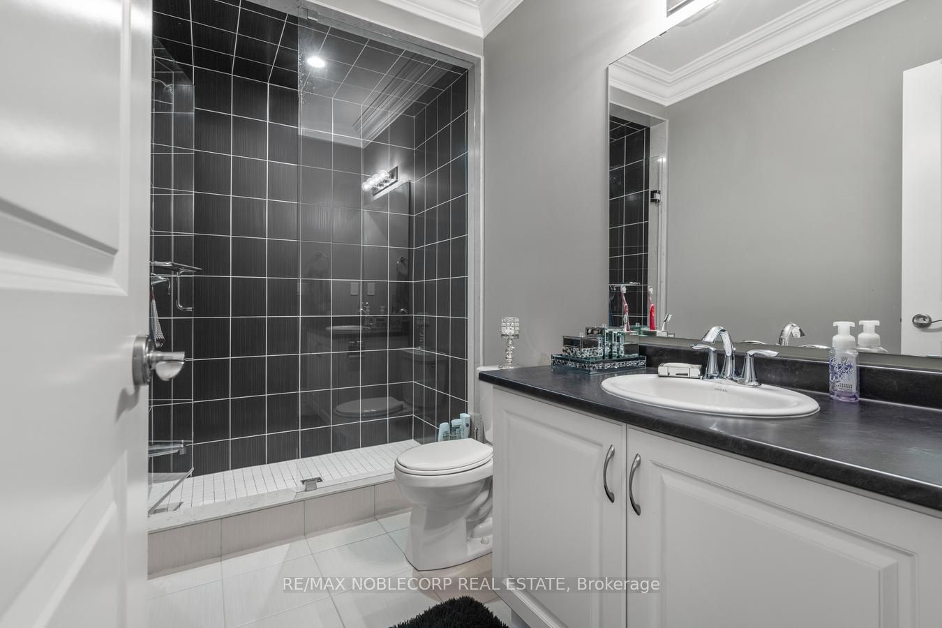 48 Nave Street Property Photo 35