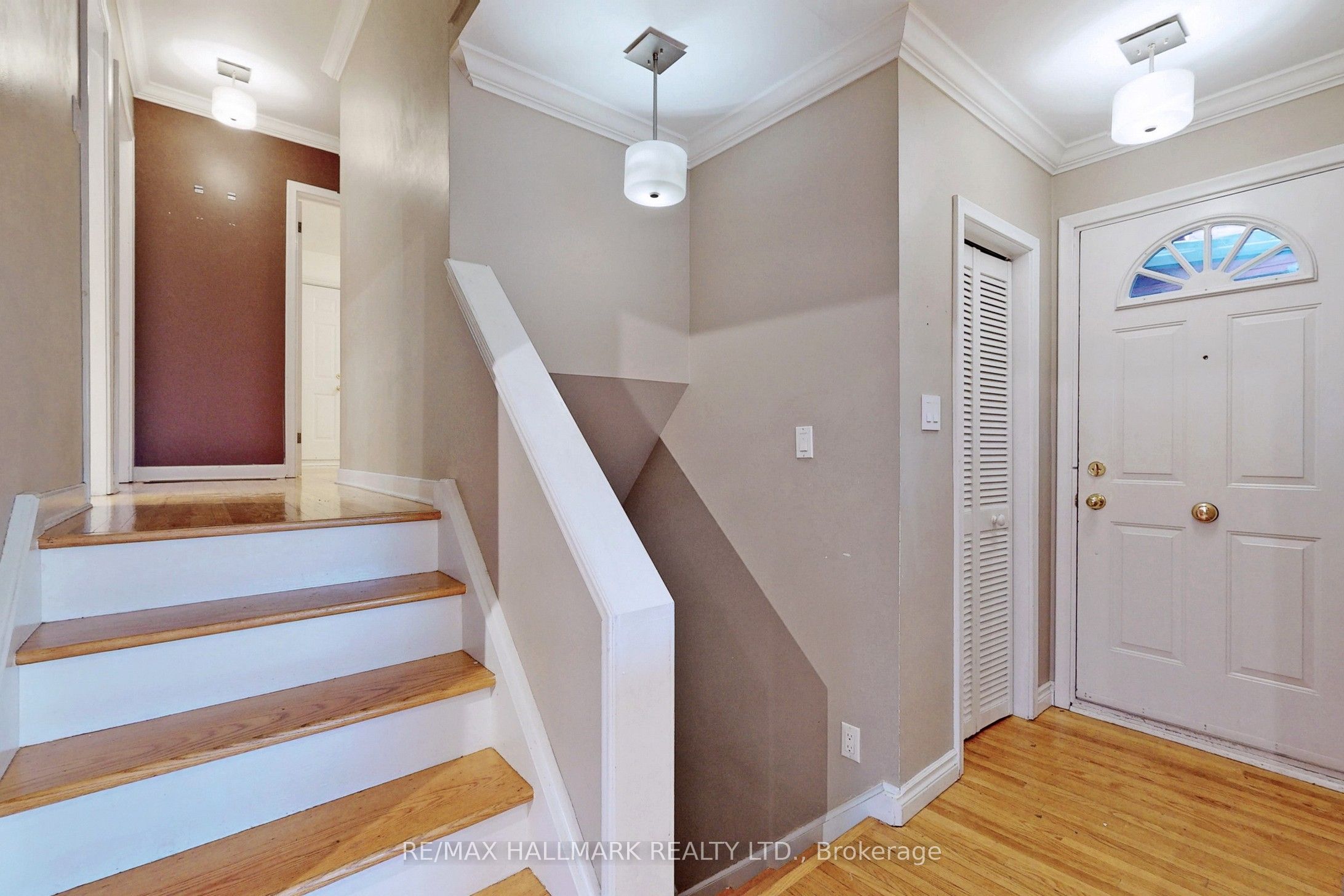 16 Knowles Crescent Property Photo 11