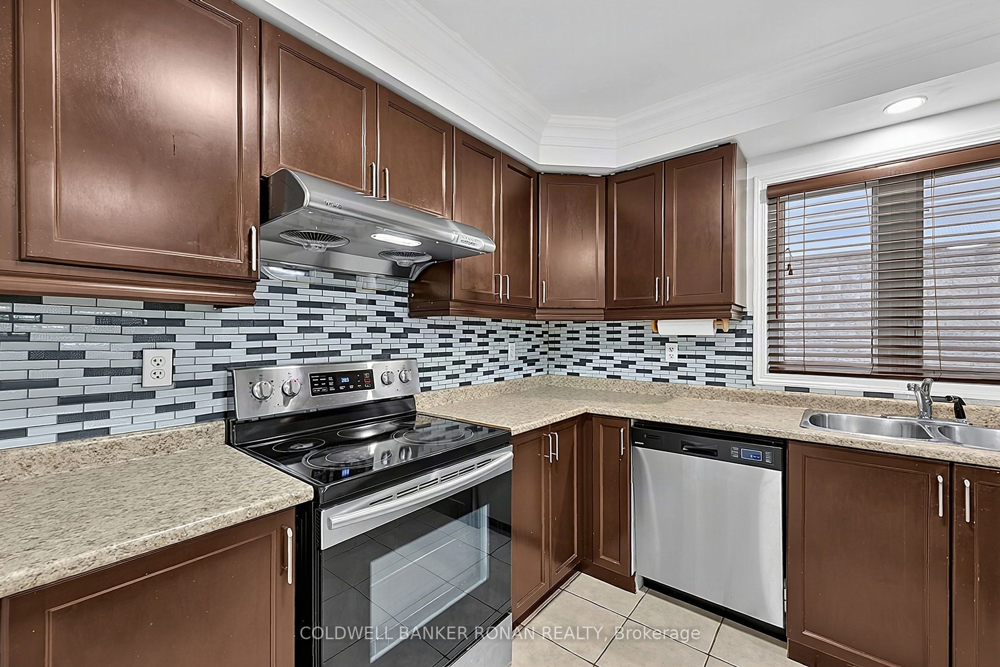 76 John W Taylor Avenue Property Photo 11