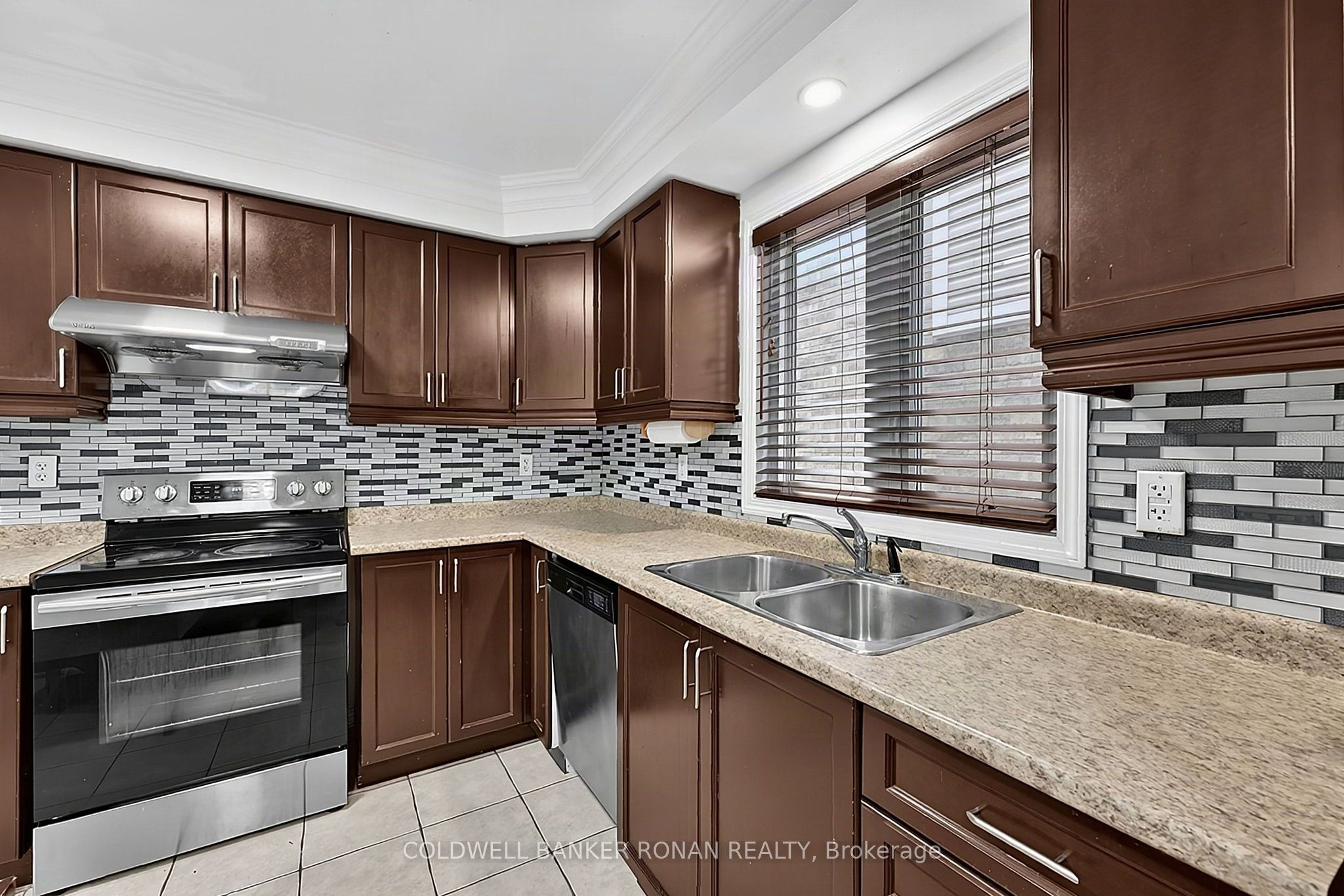 76 John W Taylor Avenue Property Photo 14