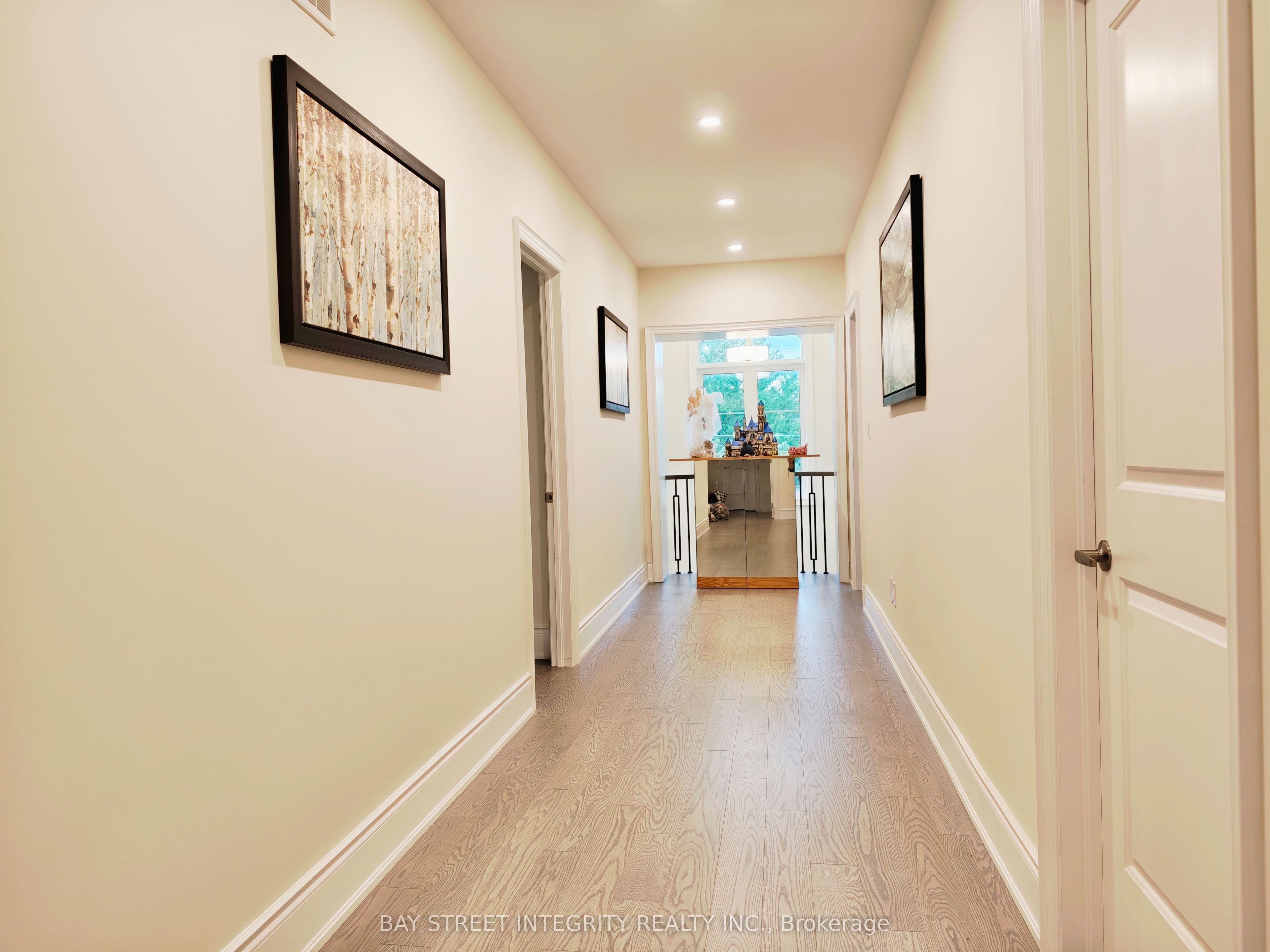 211 Hillsview Drive Property Photo 9