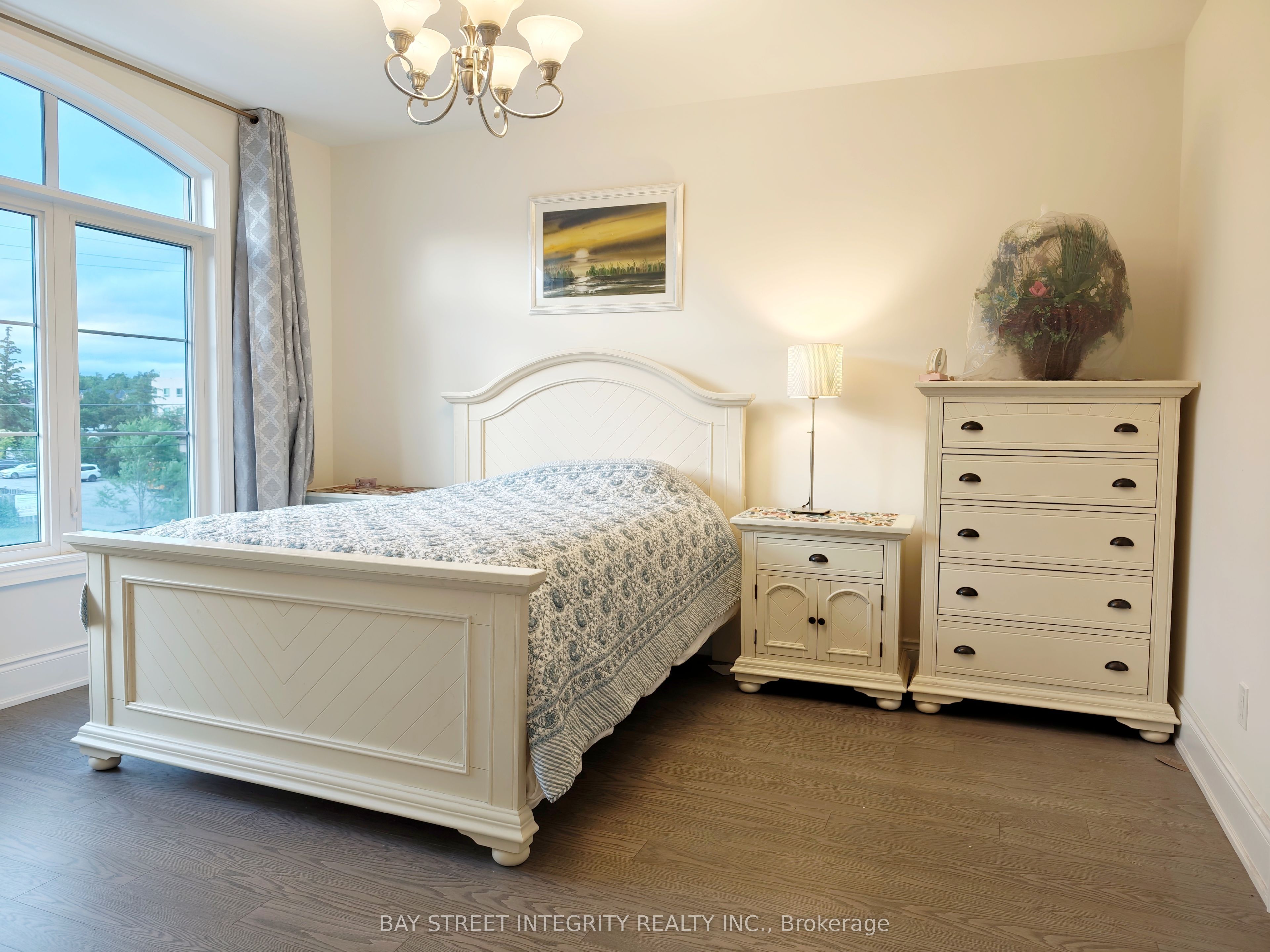 211 Hillsview Drive Property Photo 11