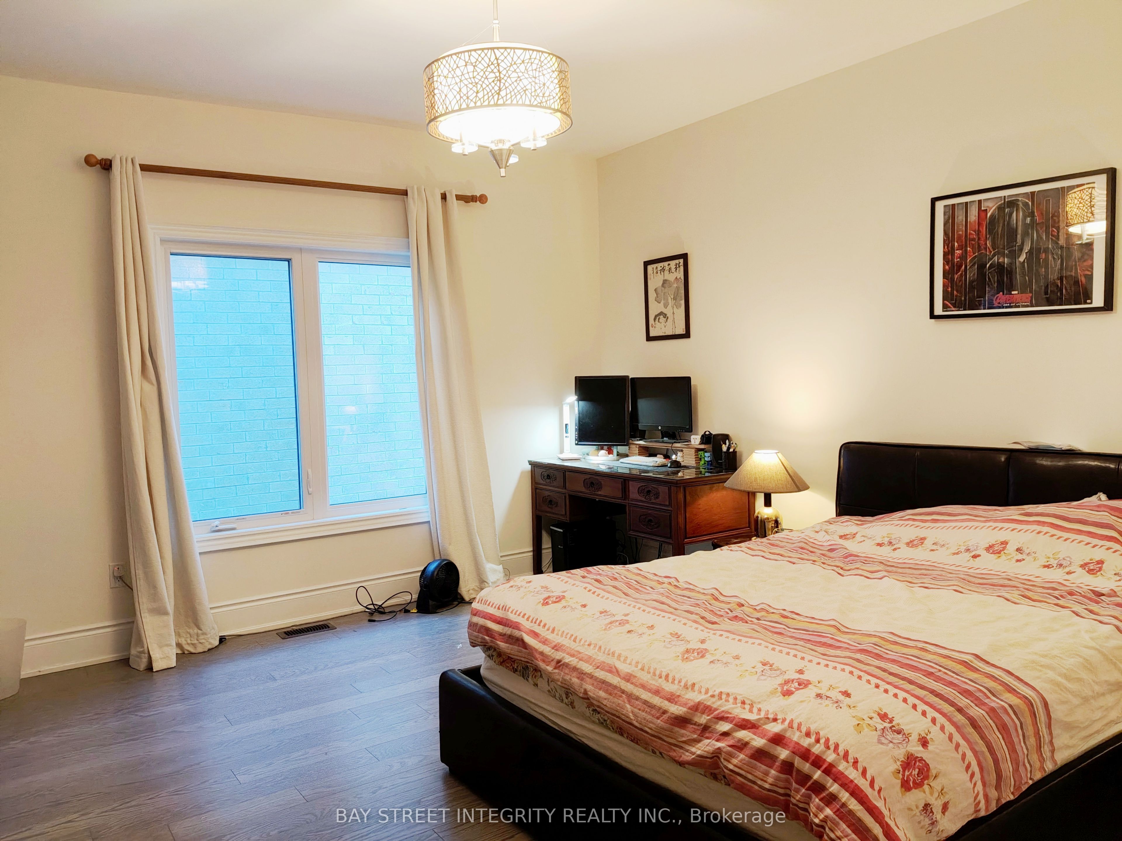211 Hillsview Drive Property Photo 14