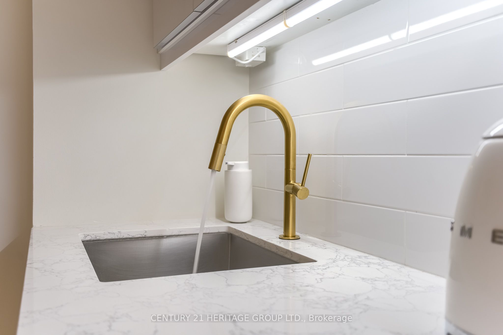 9075 Jane Street 1807 Property Photo 14