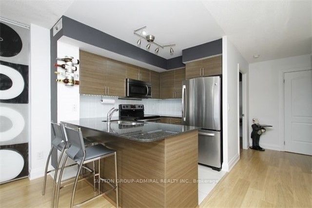30 North Park Road 407 Property Photo 11