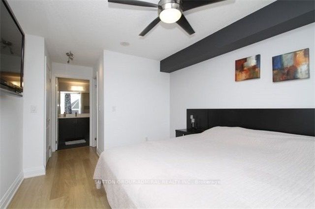 30 North Park Road 407 Property Photo 16