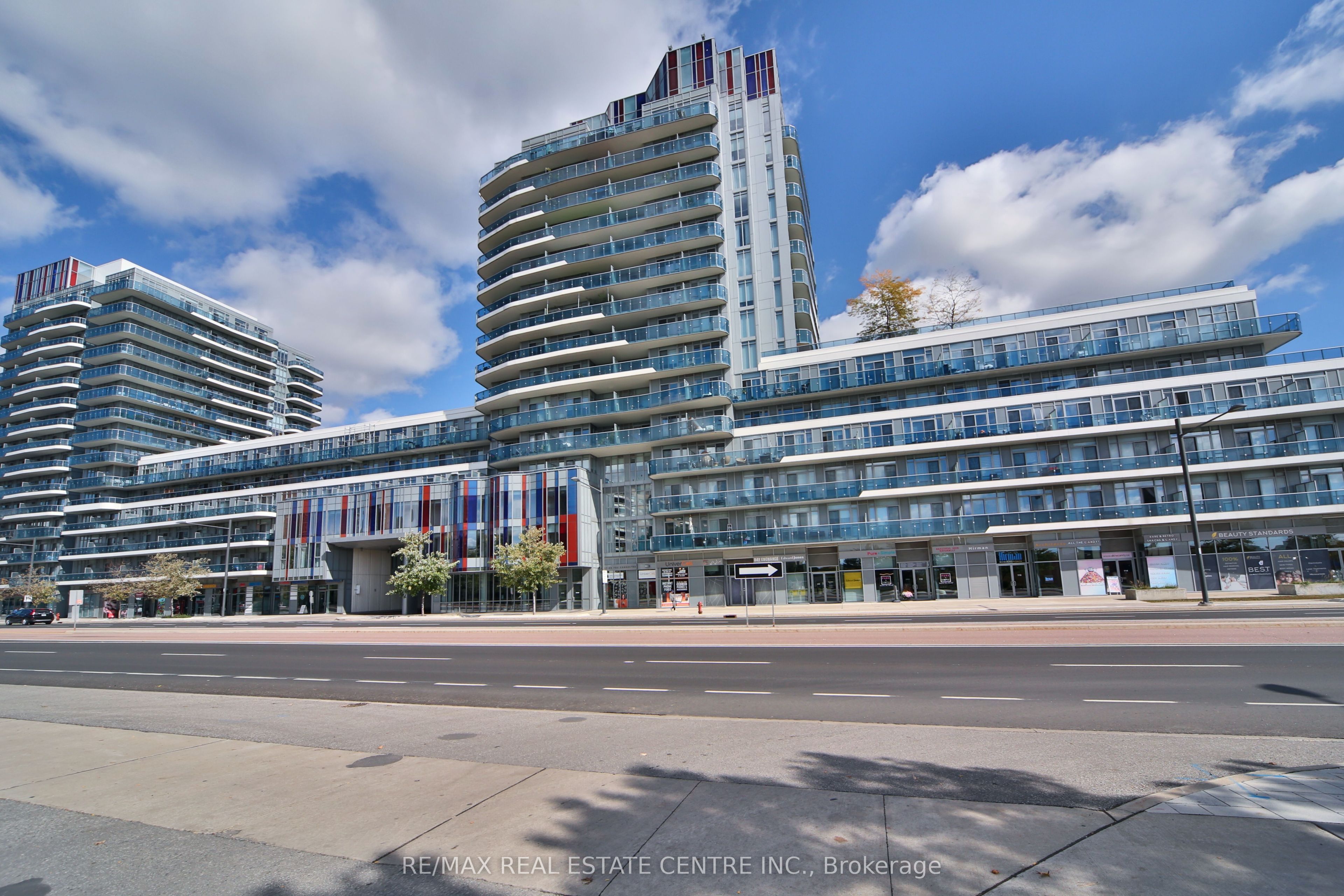 9471 Yonge Street 315