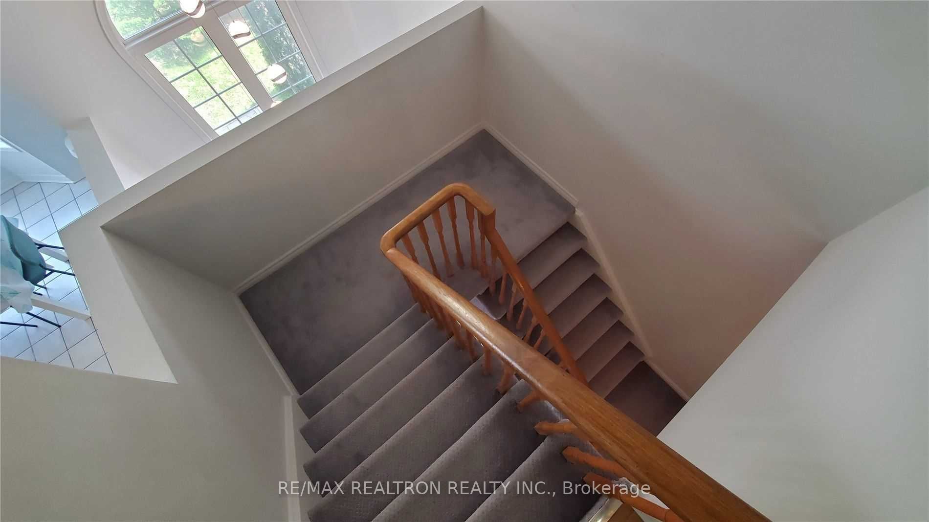 102 Royal Chapin Crescent Property Photo 9