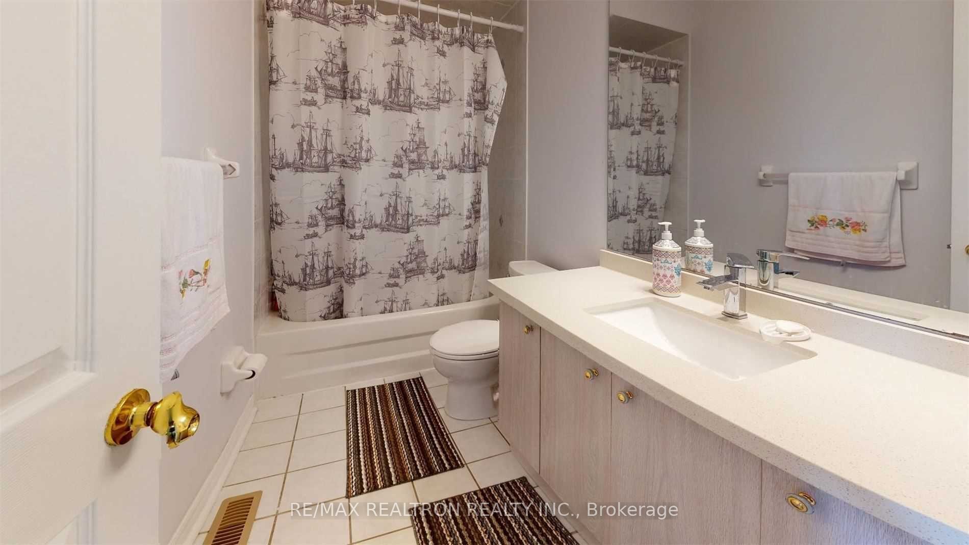102 Royal Chapin Crescent Property Photo 16