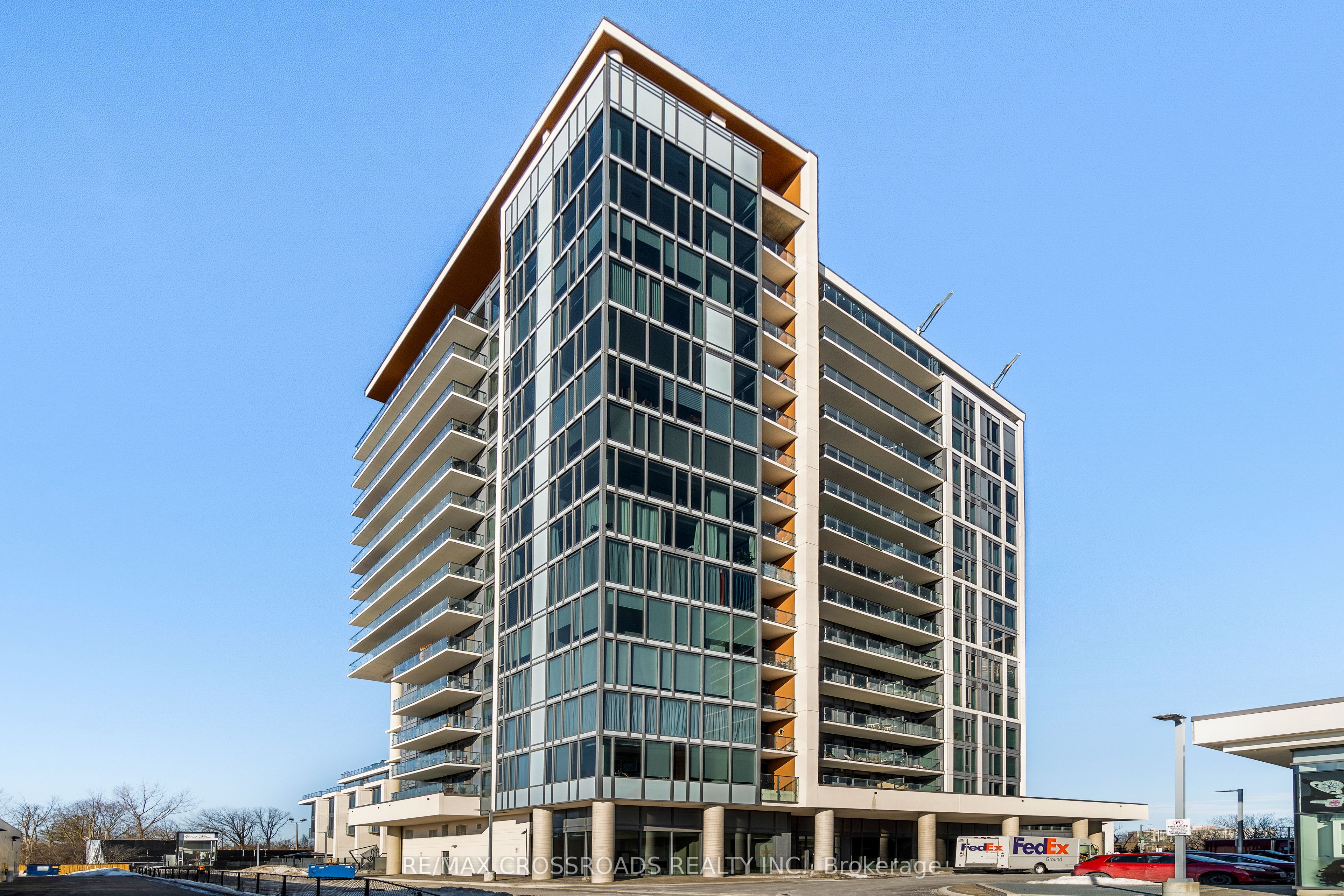 9618 Yonge Street Th102 Property Photo 1