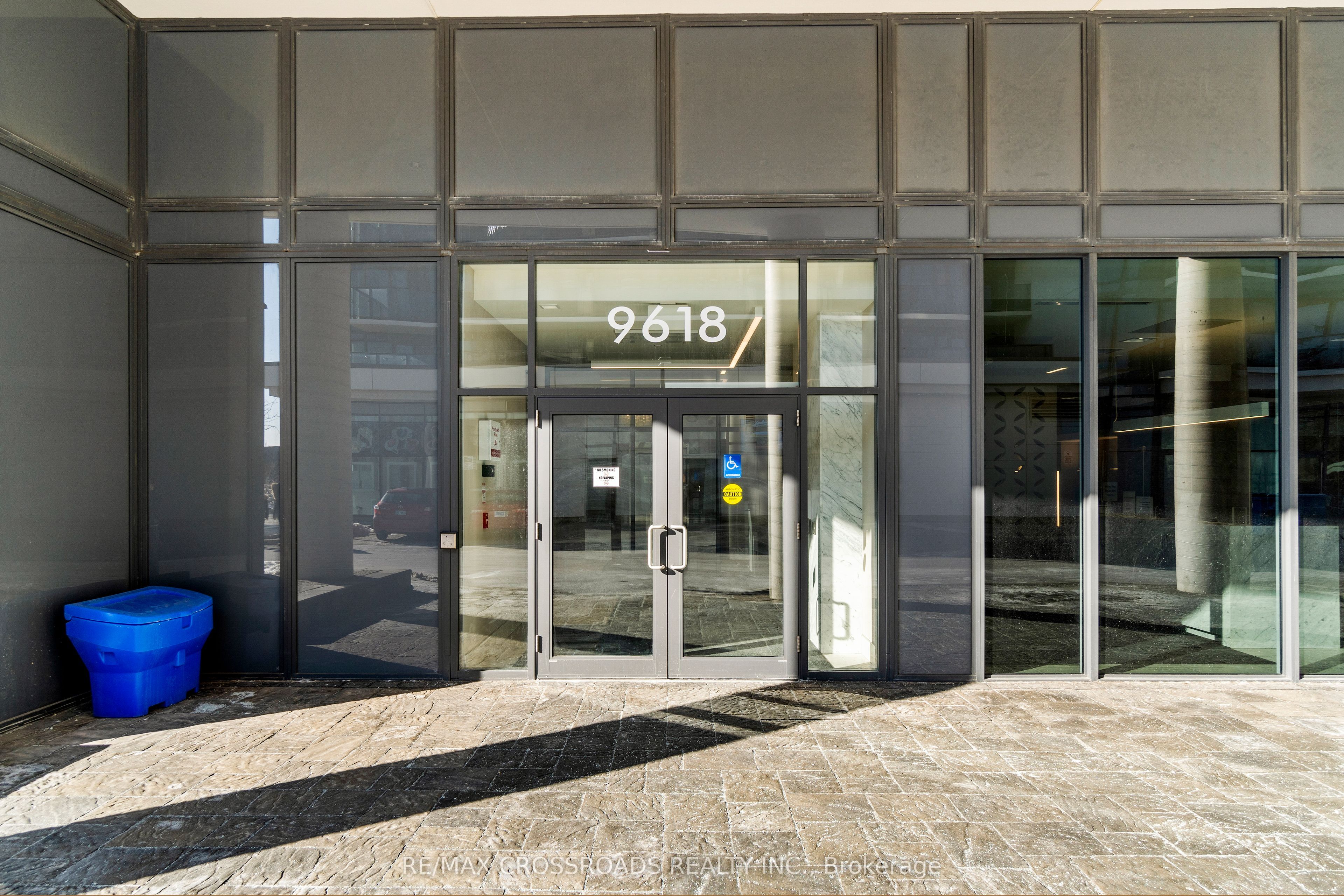 9618 Yonge Street Th102 Property Photo 2