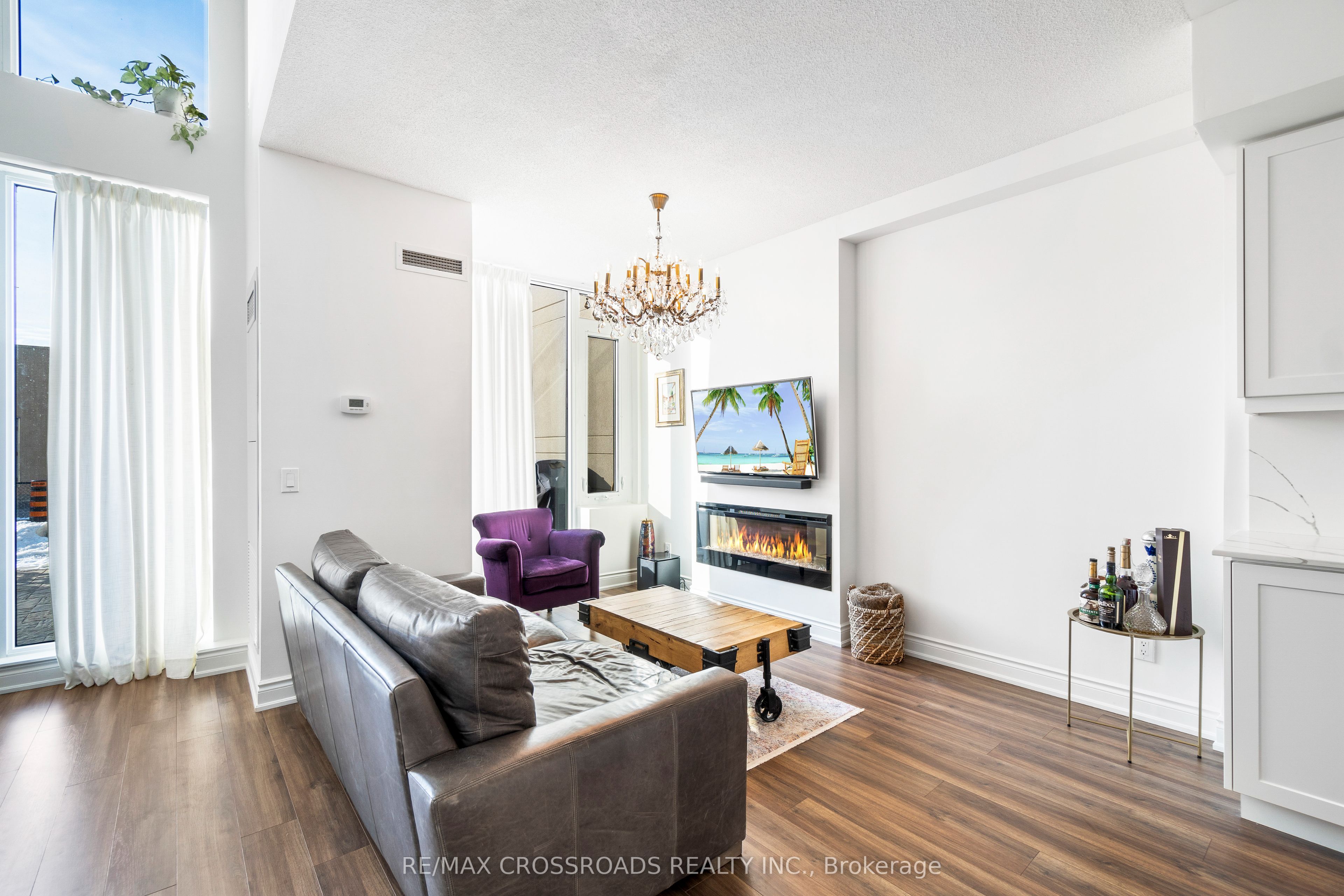 9618 Yonge Street Th102 Property Photo 9