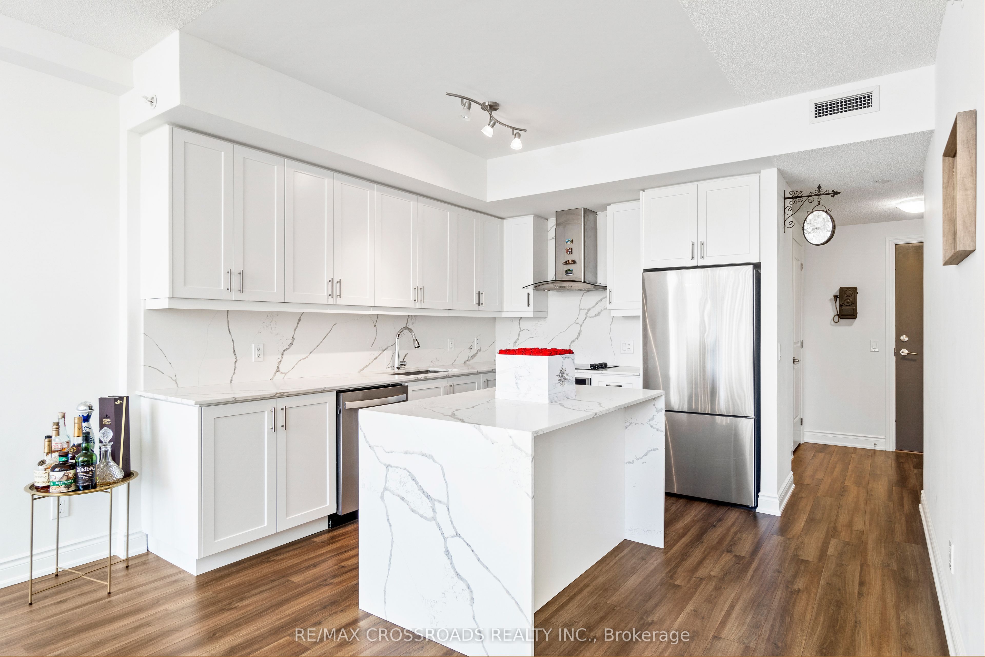 9618 Yonge Street Th102 Property Photo 13
