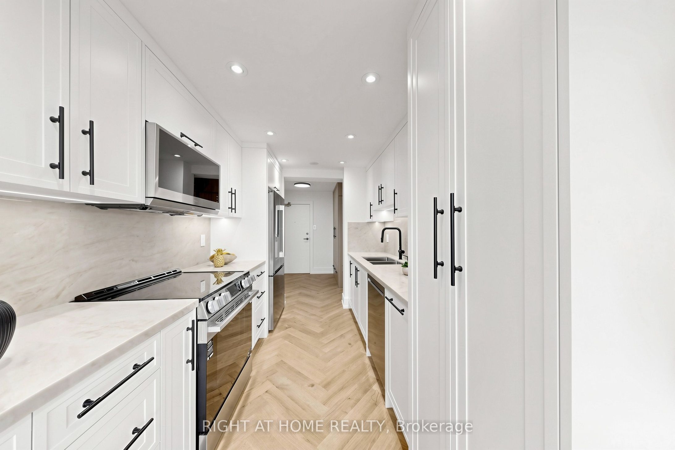 7 Townsgate Drive 1506 Property Photo 13
