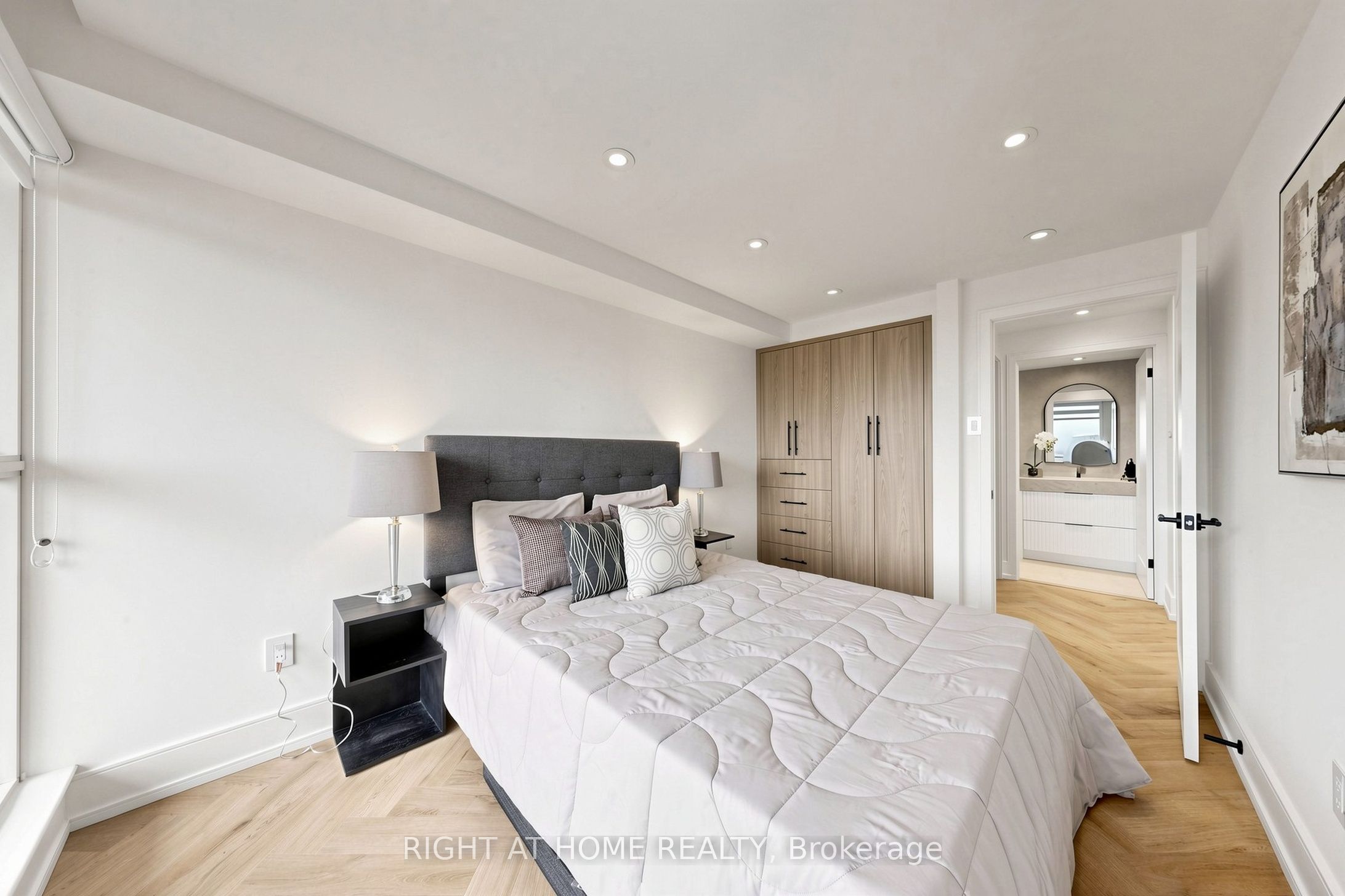 7 Townsgate Drive 1506 Property Photo 34