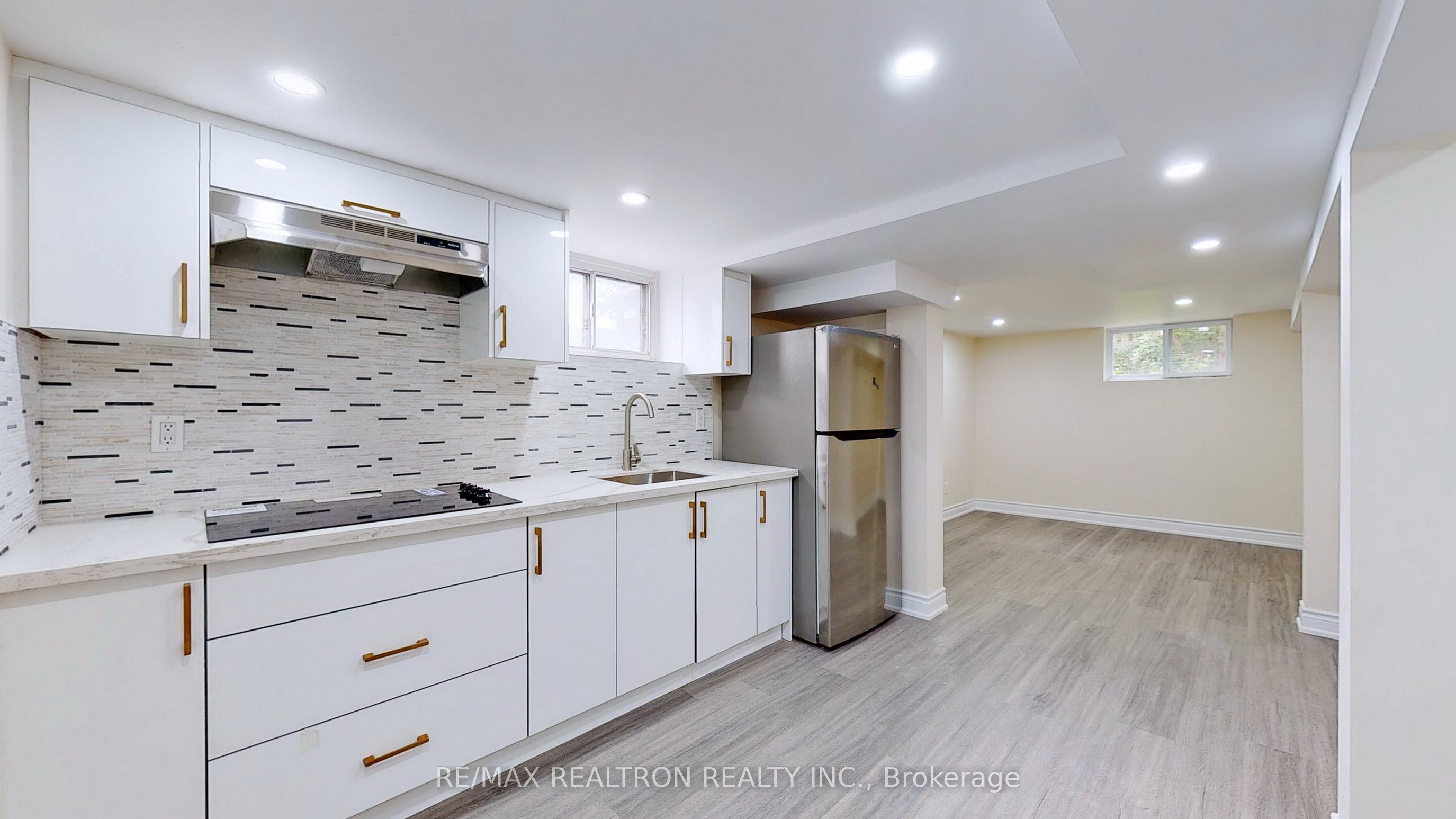 265 Browndale Crescent 1bed Bsmnt Property Photo 3