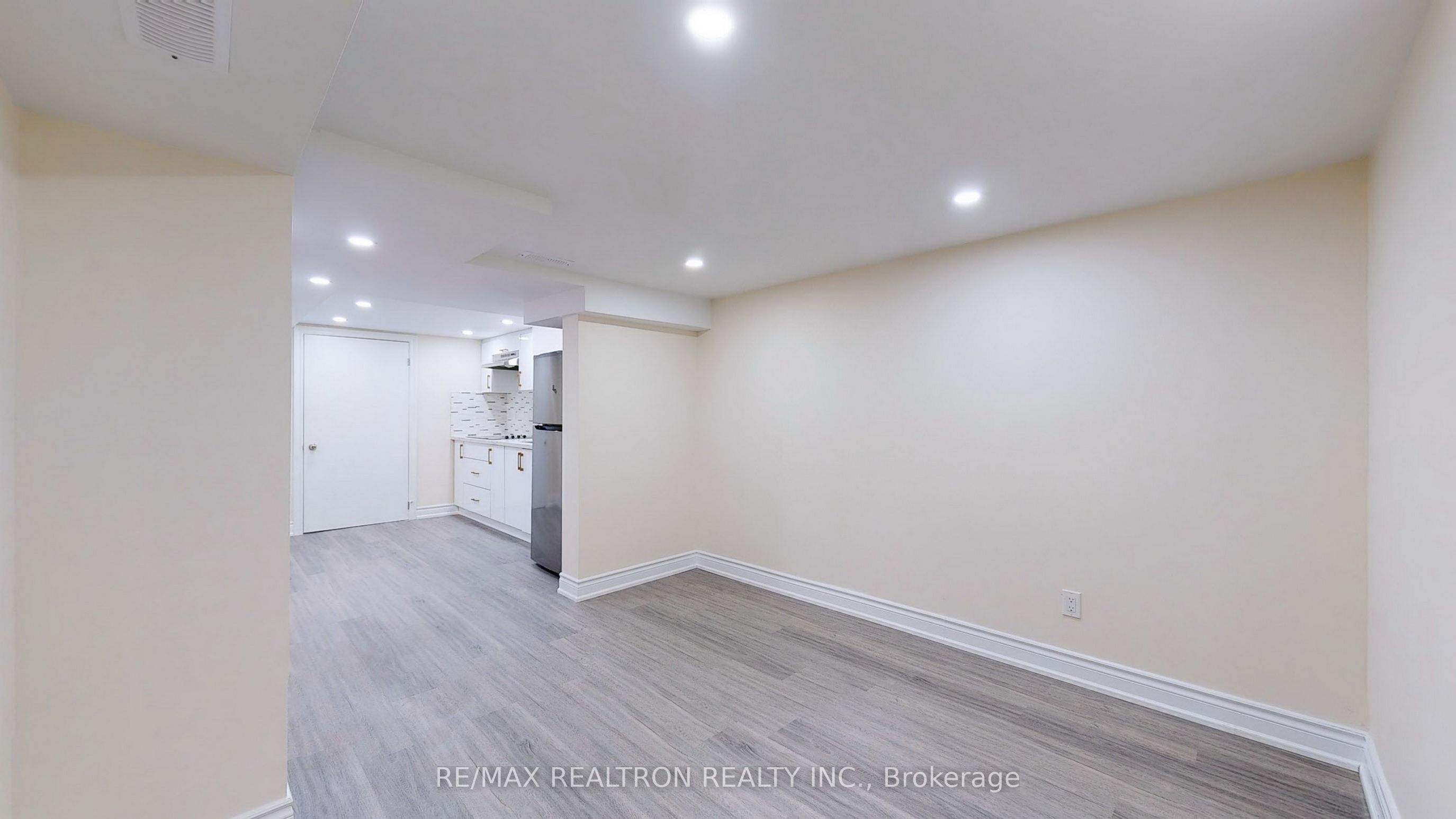 265 Browndale Crescent 1bed Bsmnt Property Photo 6