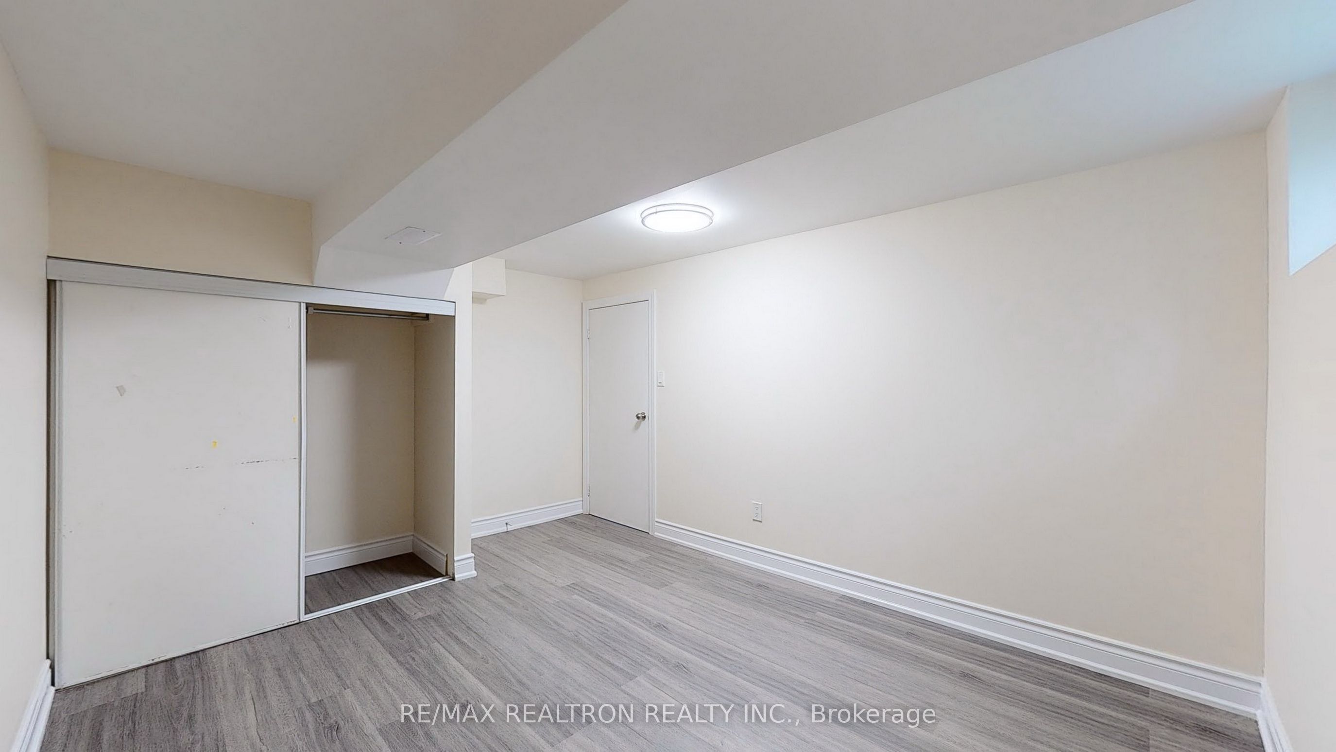 265 Browndale Crescent 1bed Bsmnt Property Photo 10