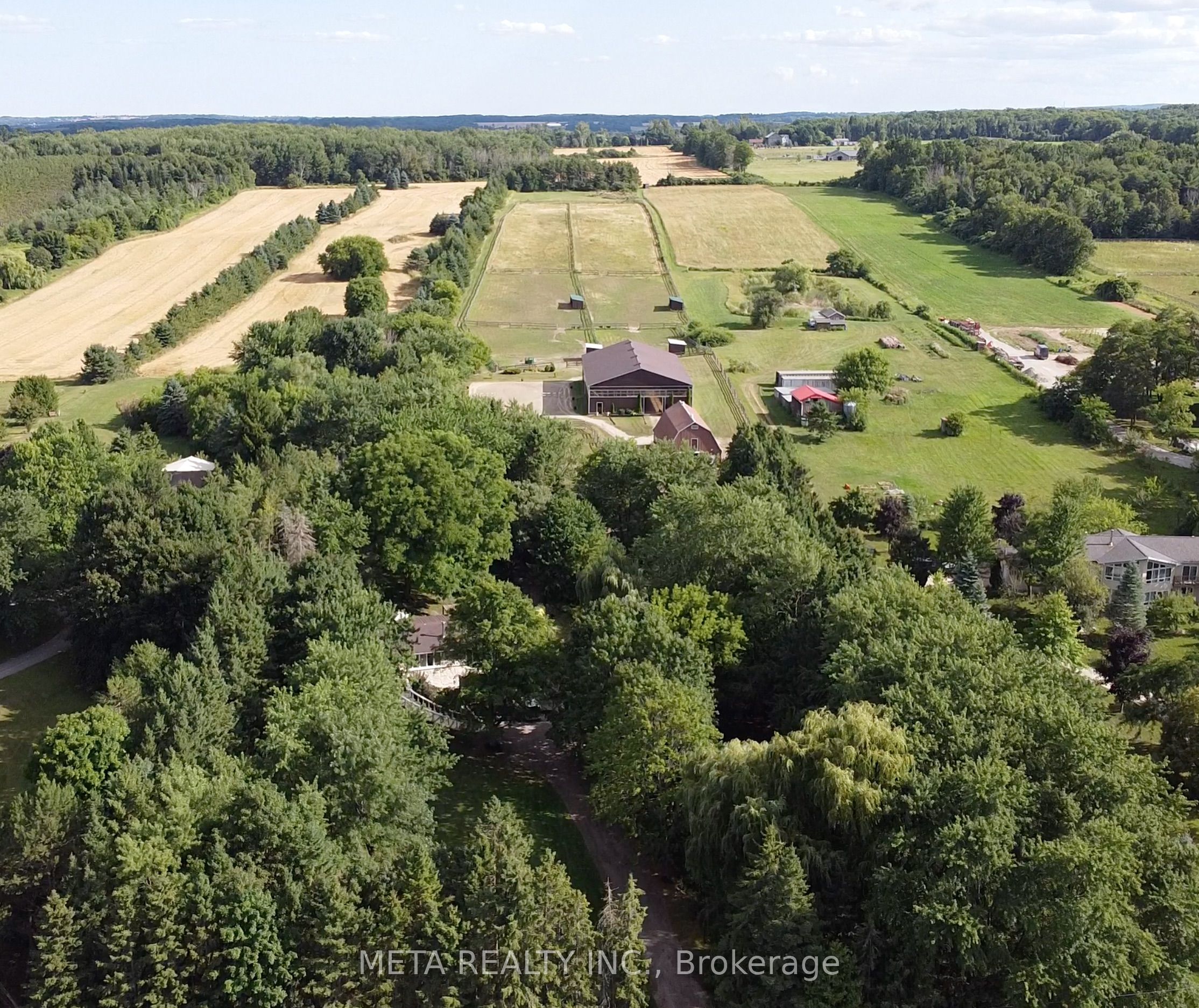5653 7th Line Property Photo 1
