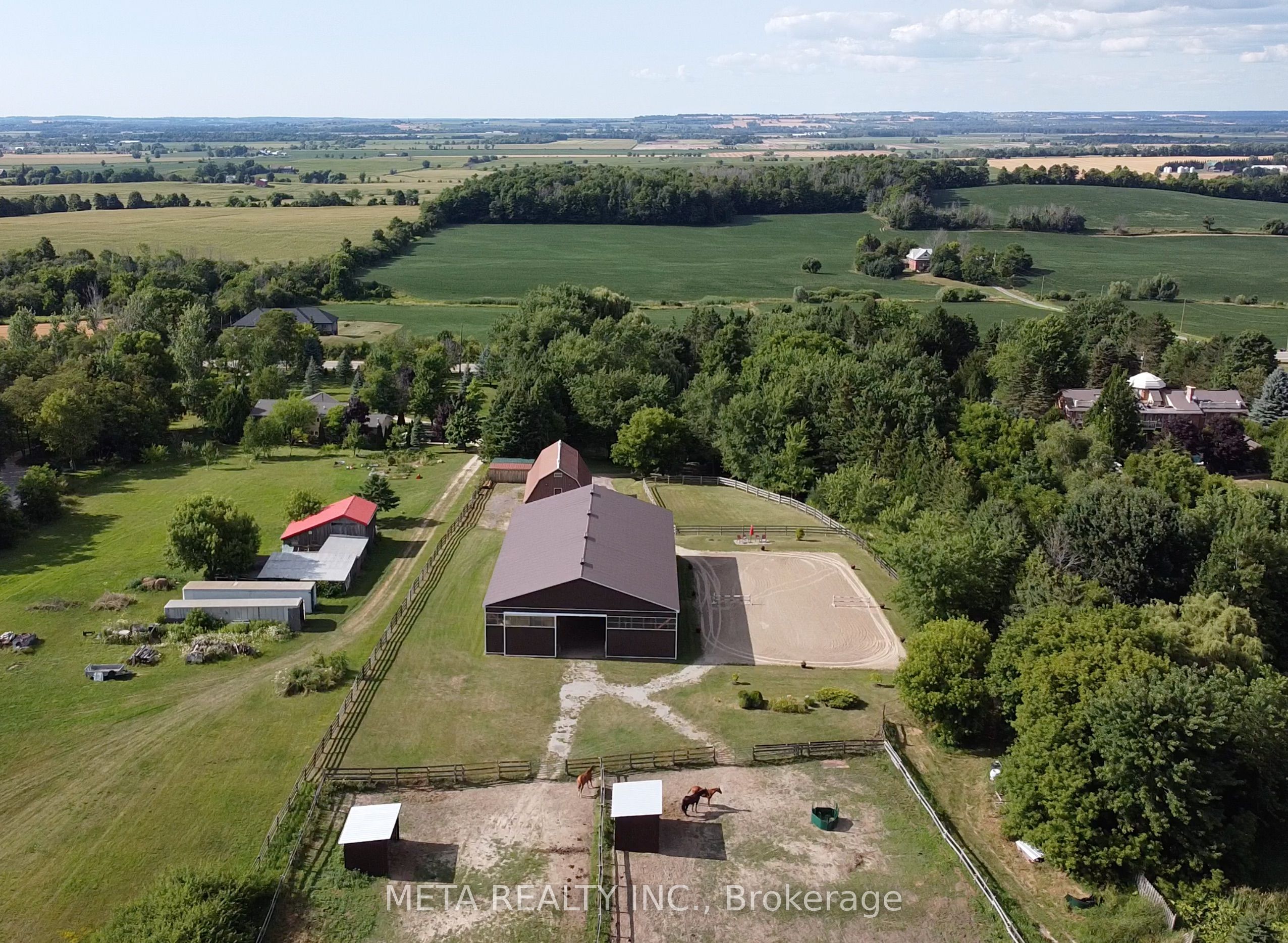 5653 7th Line Property Photo 2