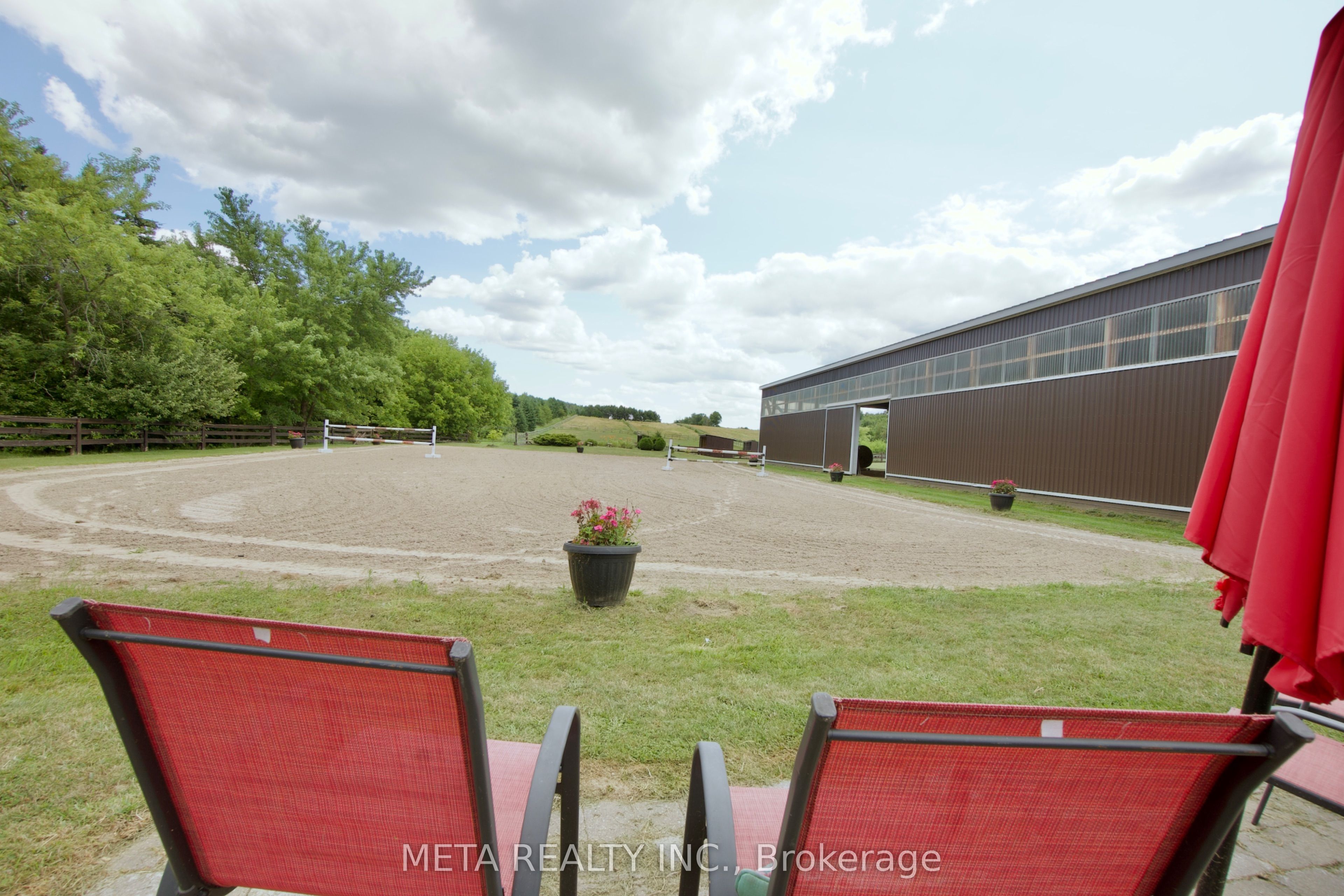 5653 7th Line Property Photo 9