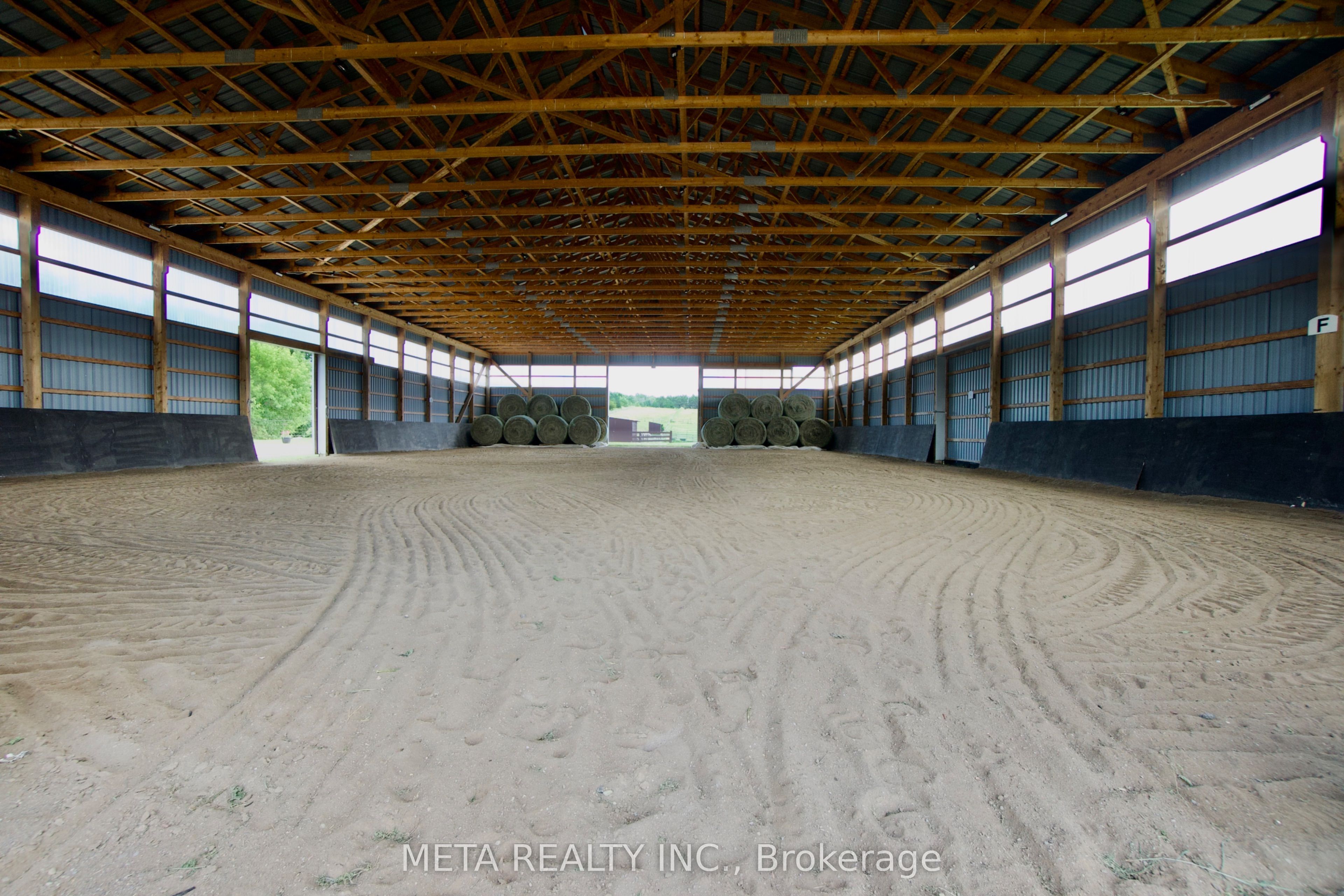 5653 7th Line Property Photo 12