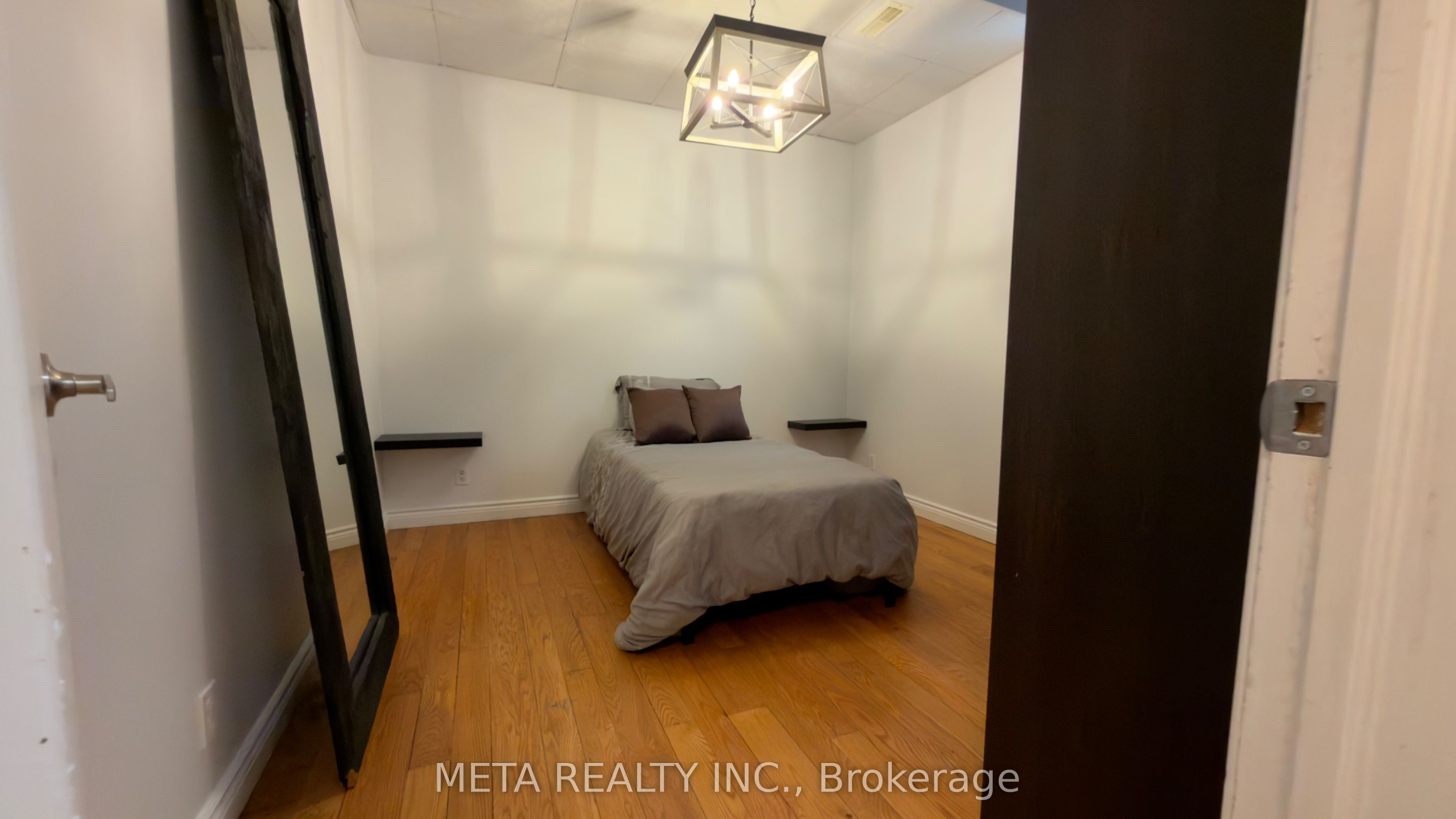 5653 7th Line Property Photo 33