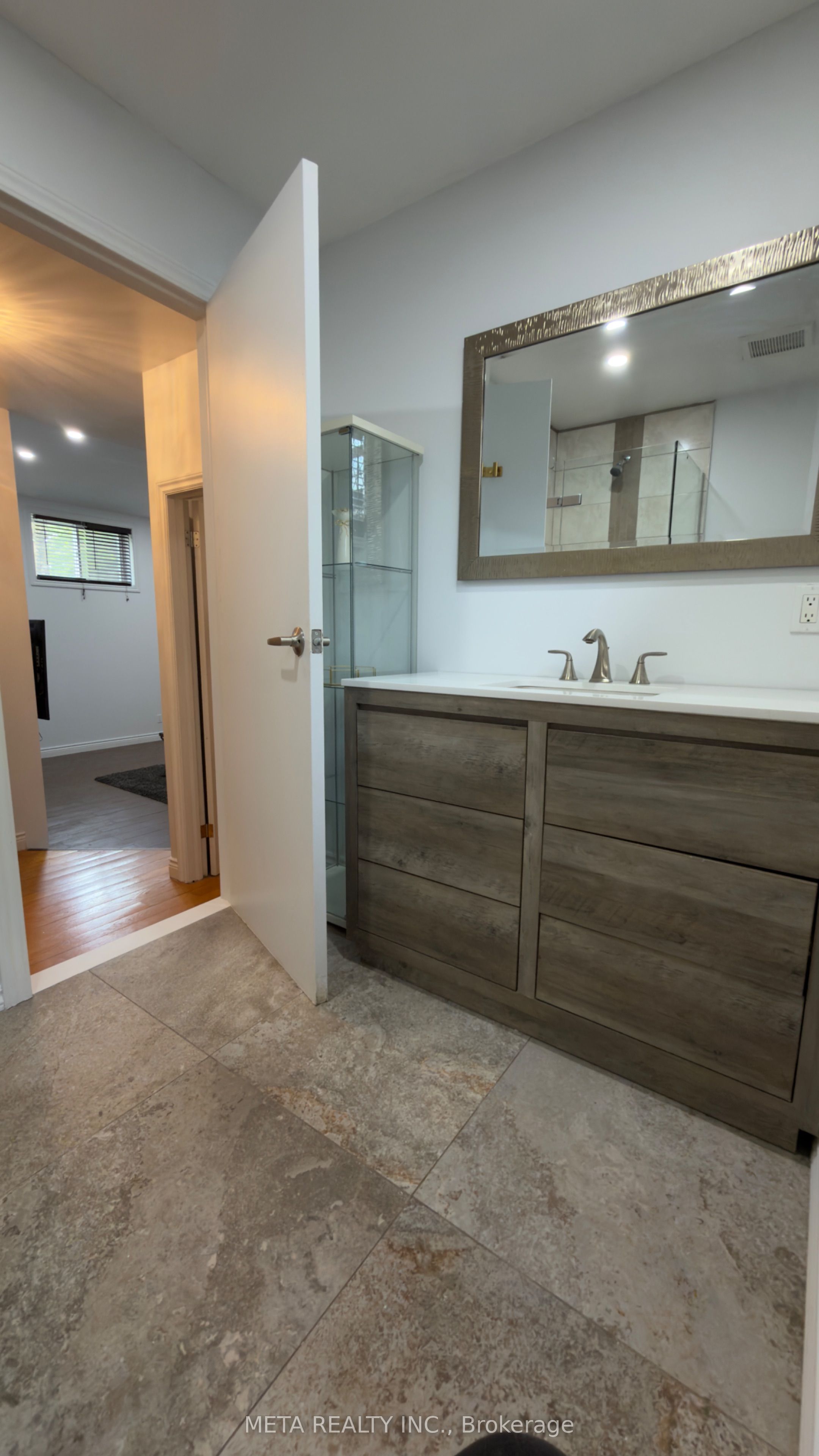 5653 7th Line Property Photo 36