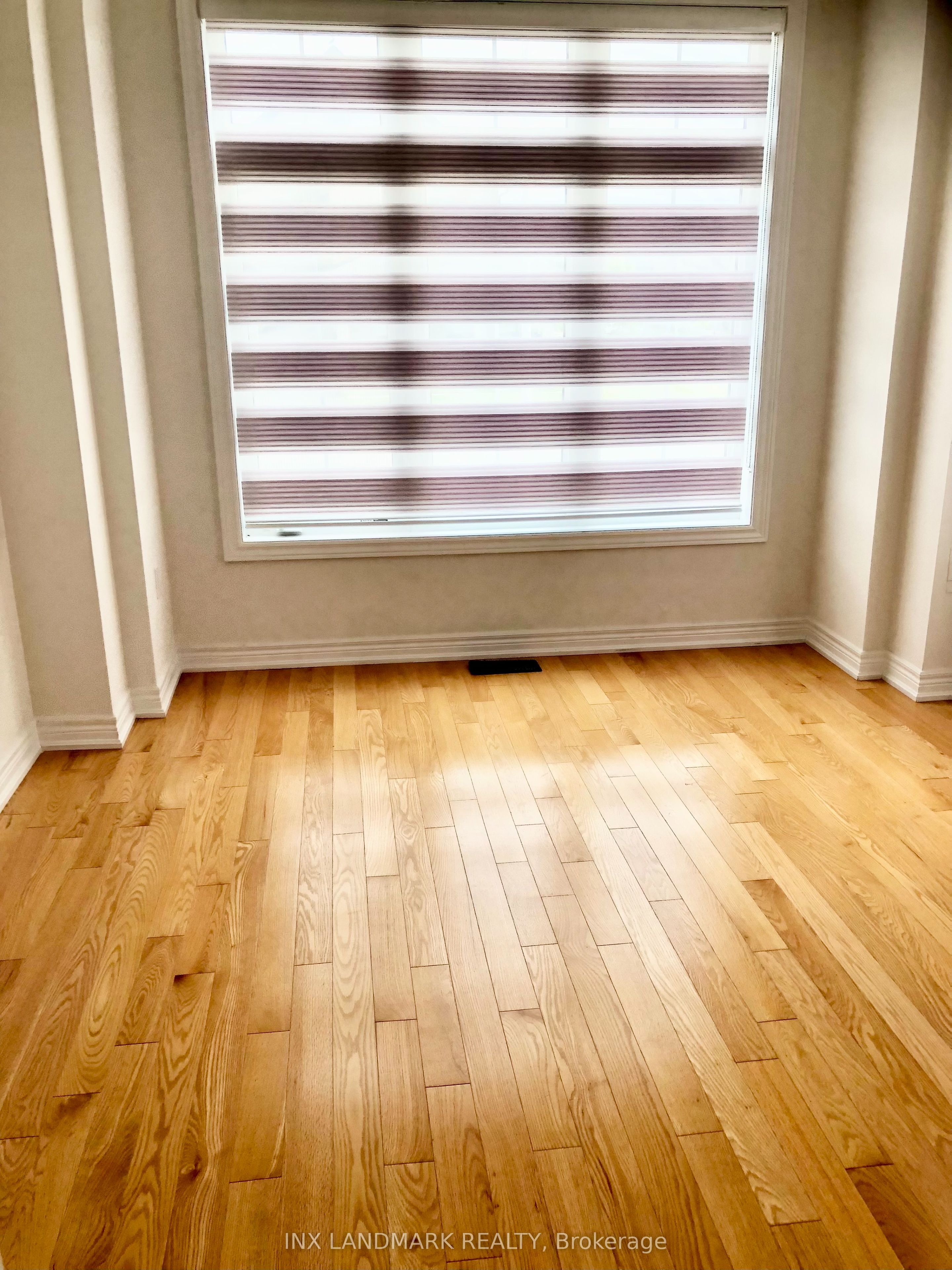 982 Barton Way Property Photo 3