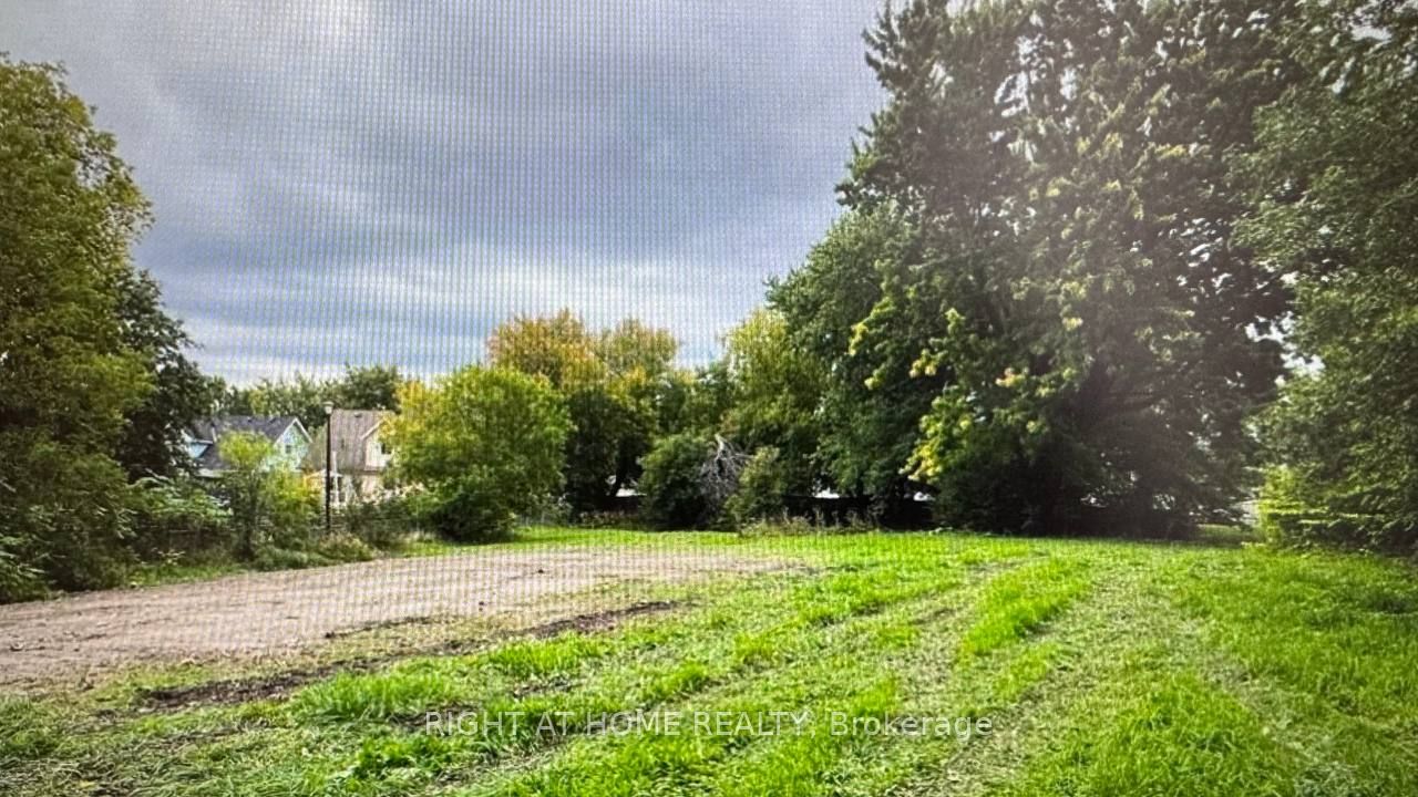 7878 Yonge Street Property Photo 2